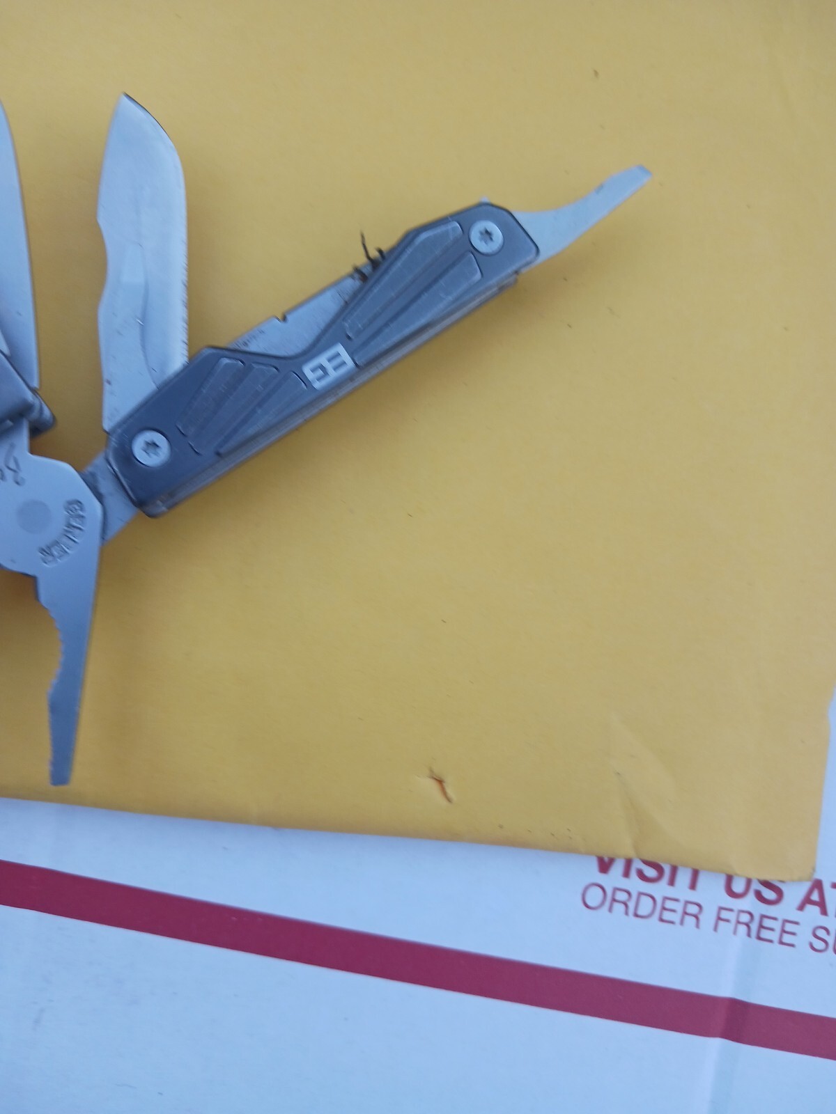 Gerber BG Multi Tool ( Mini Muti Tool )