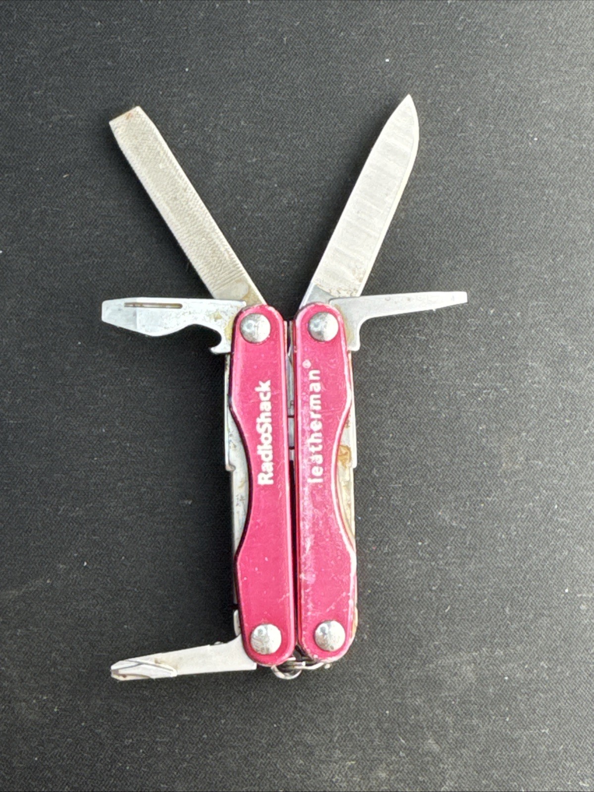 Leatherman Squirt E4 Multi-Tool w/Wire Strippers Radioshack – Parts/Repair
