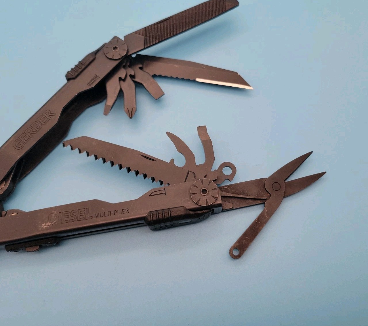 Gerber Diesel Multi-Tool – BLACK – Pliers, Knife, Scissors, Screwdrivers, Saw