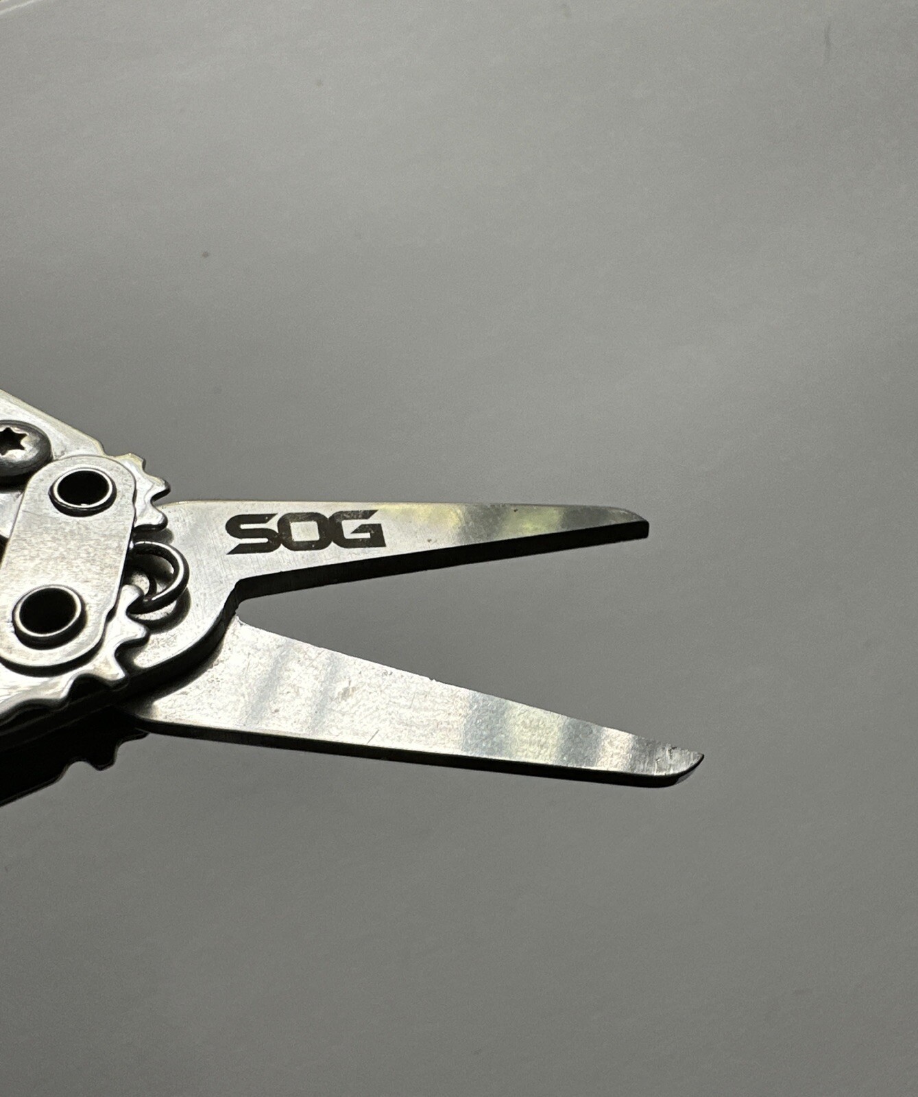 SOG Crosscut Multi Tool Scissors Knife File Tweezer Excellent Used Condition