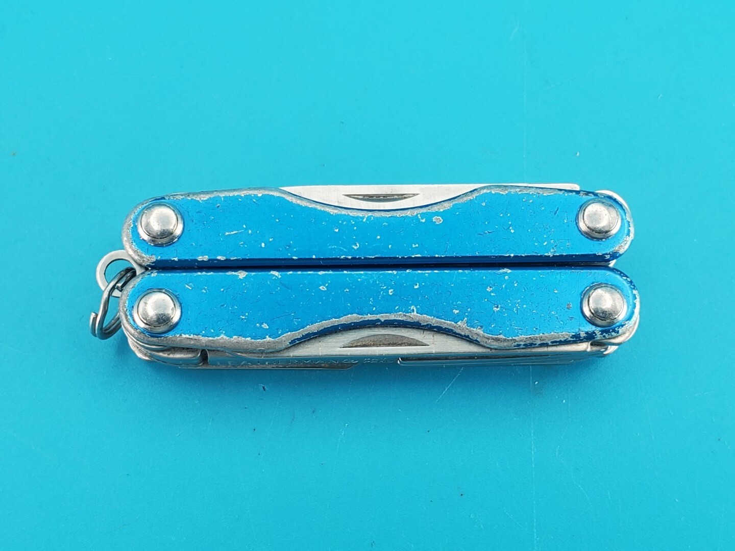 Leatherman “Squirt S4” Stainless Steel Multi Tool! BLUE!