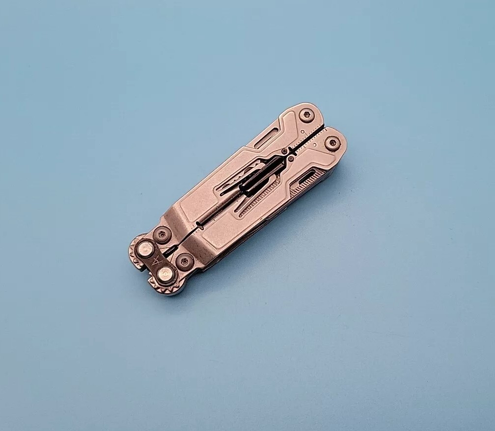 SOG PowerPint Multi-Tool – 18 Tools – Stone Wash – Screwdrivers, Pliers, Knife