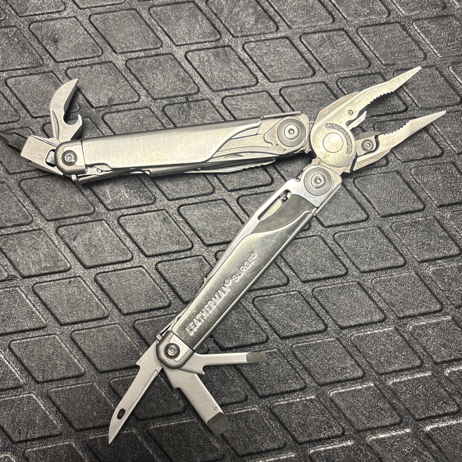 Leatherman Surge Multi-Tool