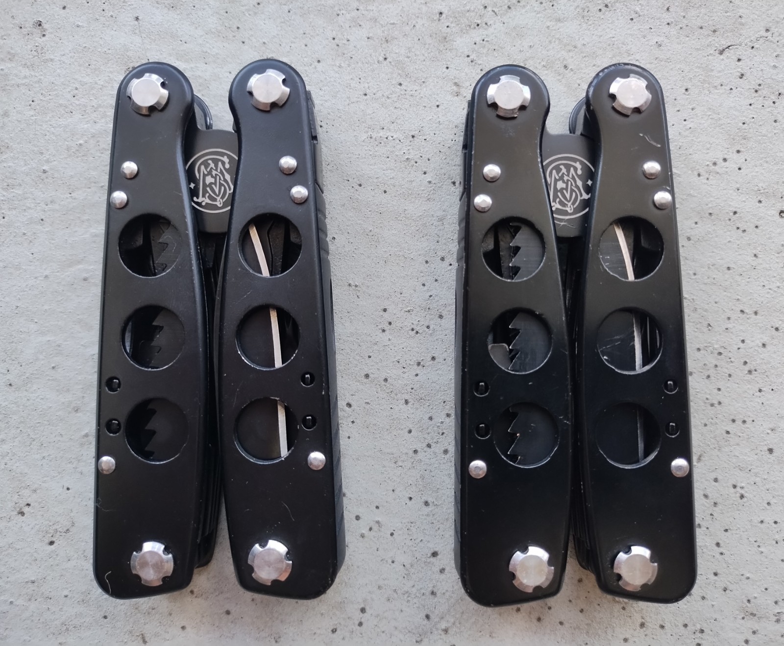 SMITH & WESSON S&W 16 FUNCTION MULTI-TOOL BLACK, EXCELLENT CONDITION, LOT OF 2