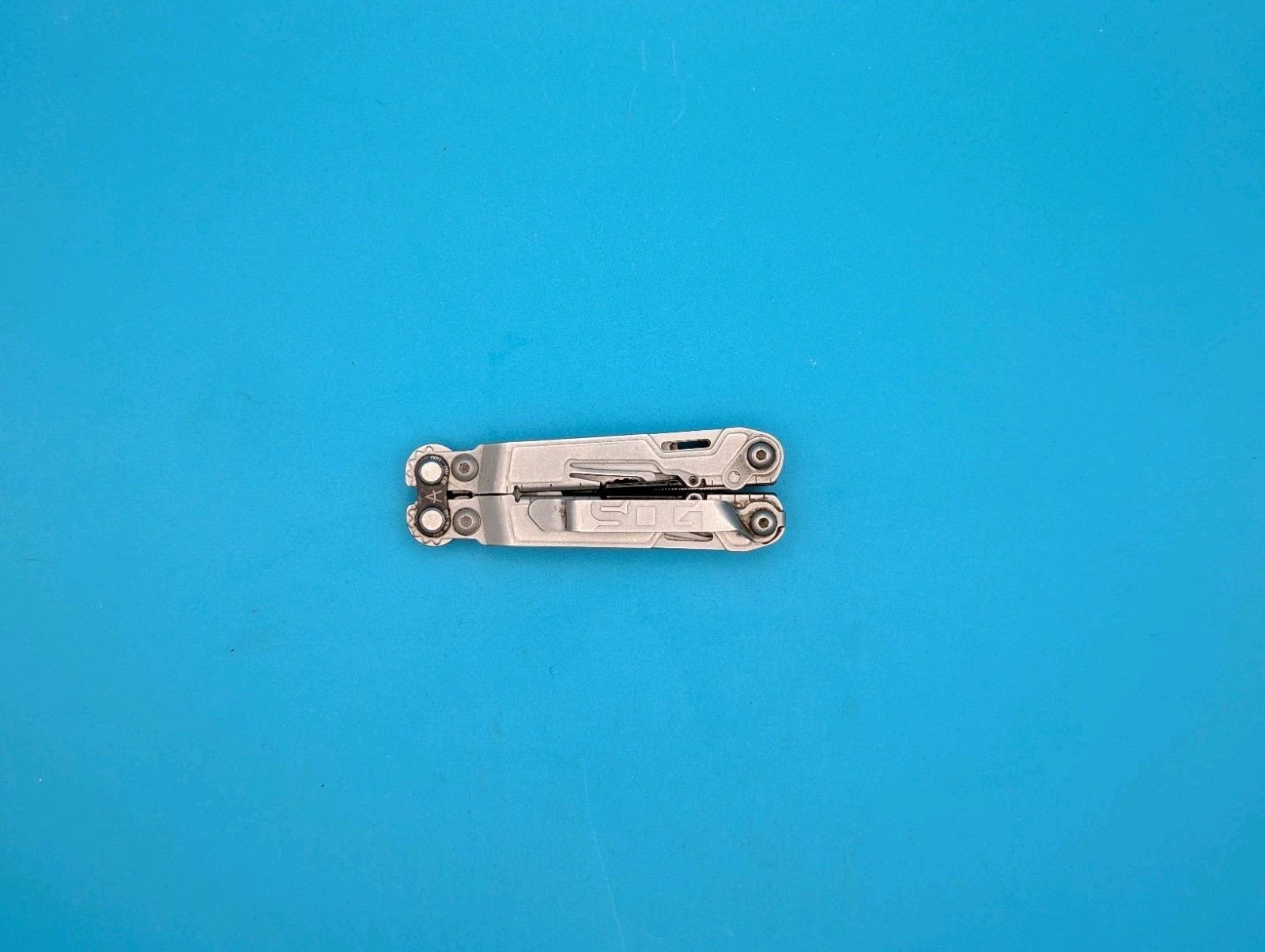 SOG PowerPint Tool Compact Lightweight Silver Multi-Tool!