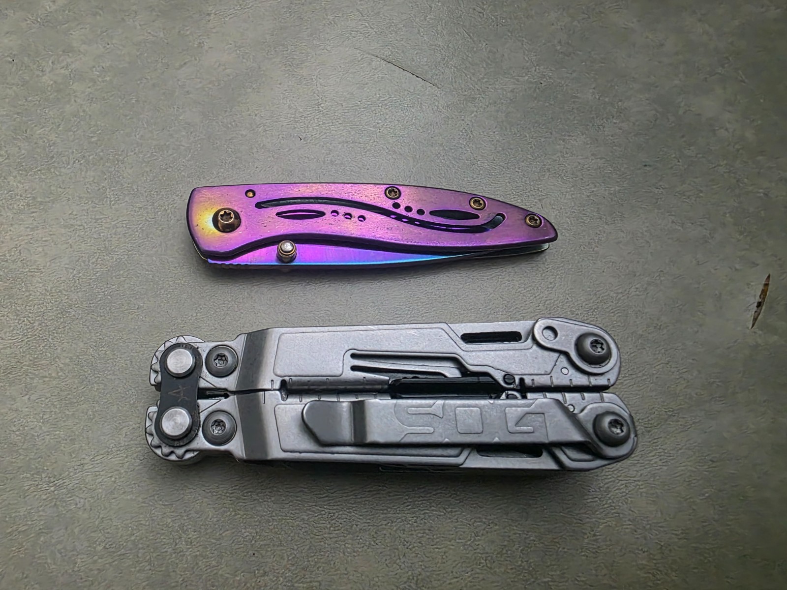 SOG PowerPint Tool Compact Lightweight Silver Multi-Tool! + S&W Rainbow Knife