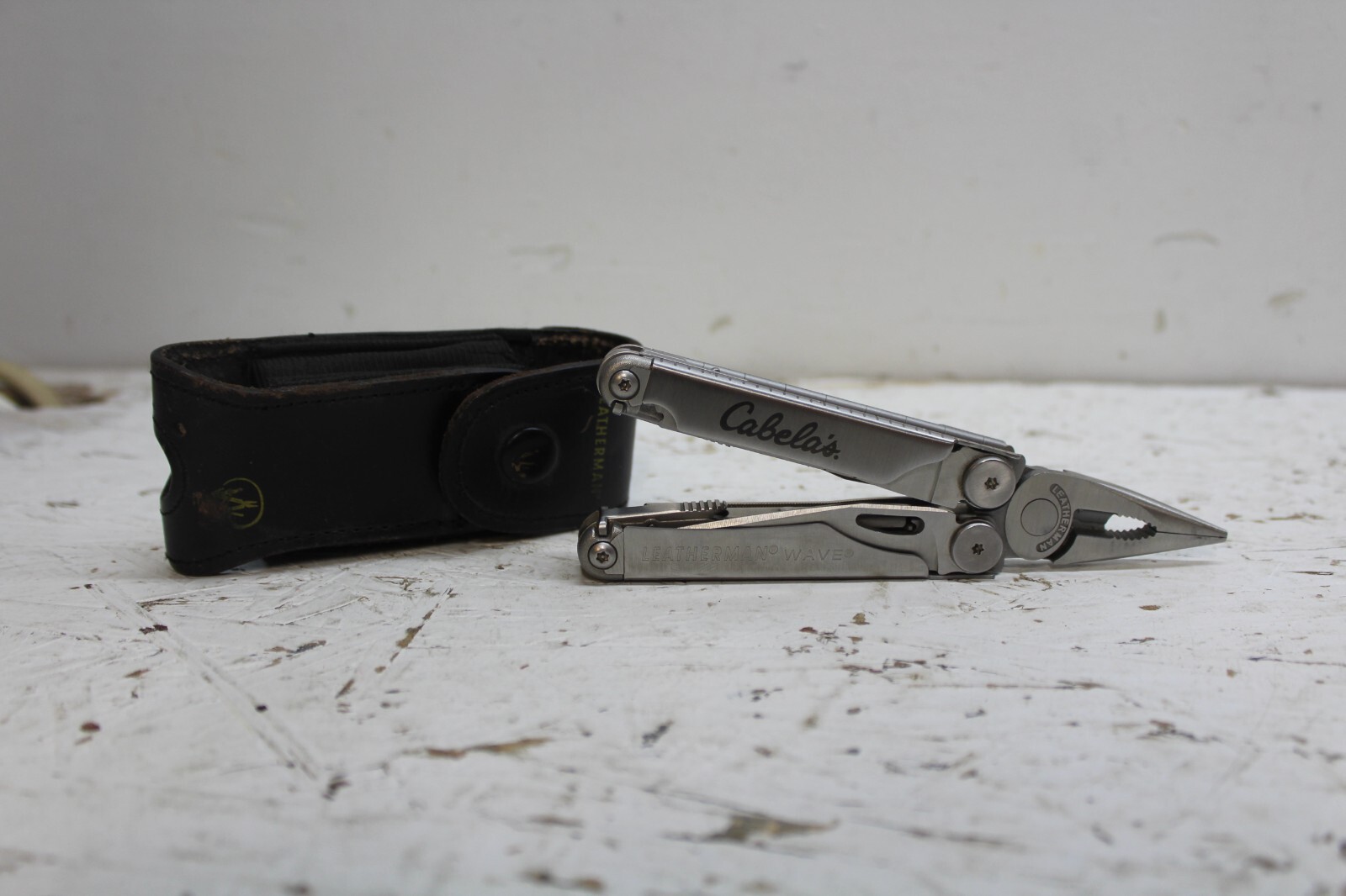 Leatherman Wave Cabelas Knife tools with LEATHER Pouch