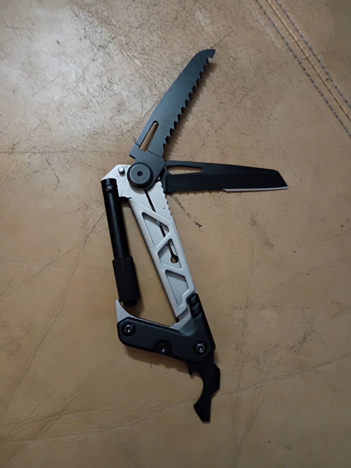 Carabineer Clip Multi Tool/Knife