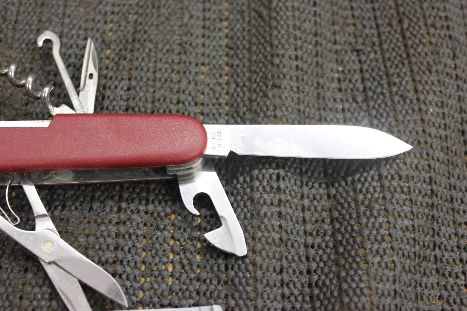 Victorinox Stainless Swiss Army Knife -officier suisse 10 function RED #770