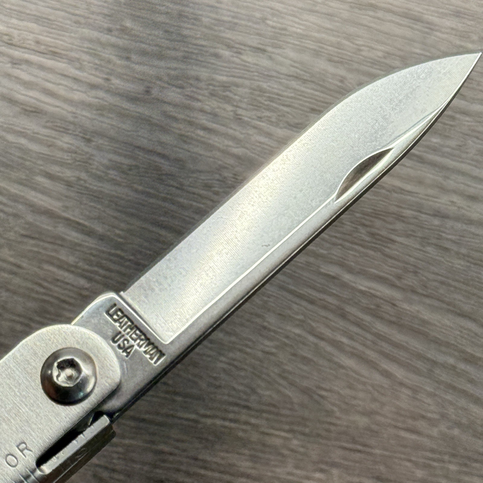 Leatherman Sideclip multitool. Mint. Late Run: shiny factory polished