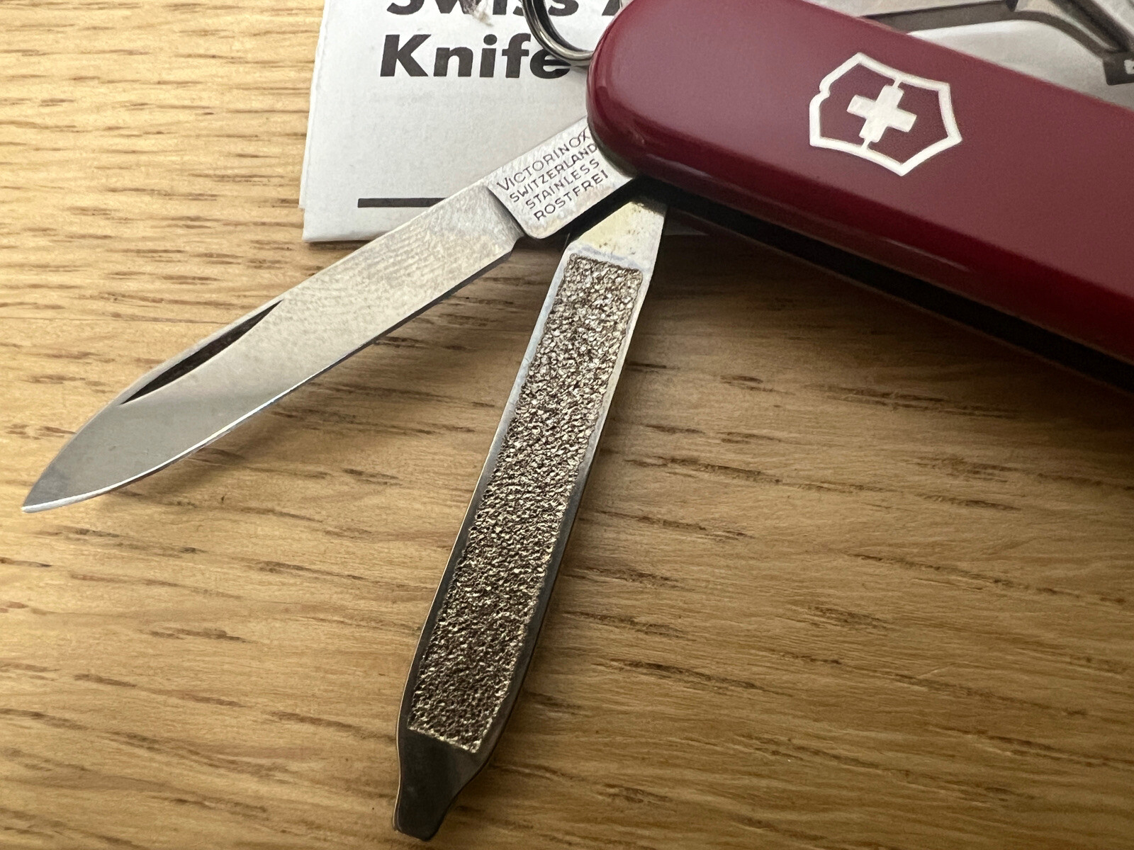 VICTORINOX The Original Swiss Army Knife