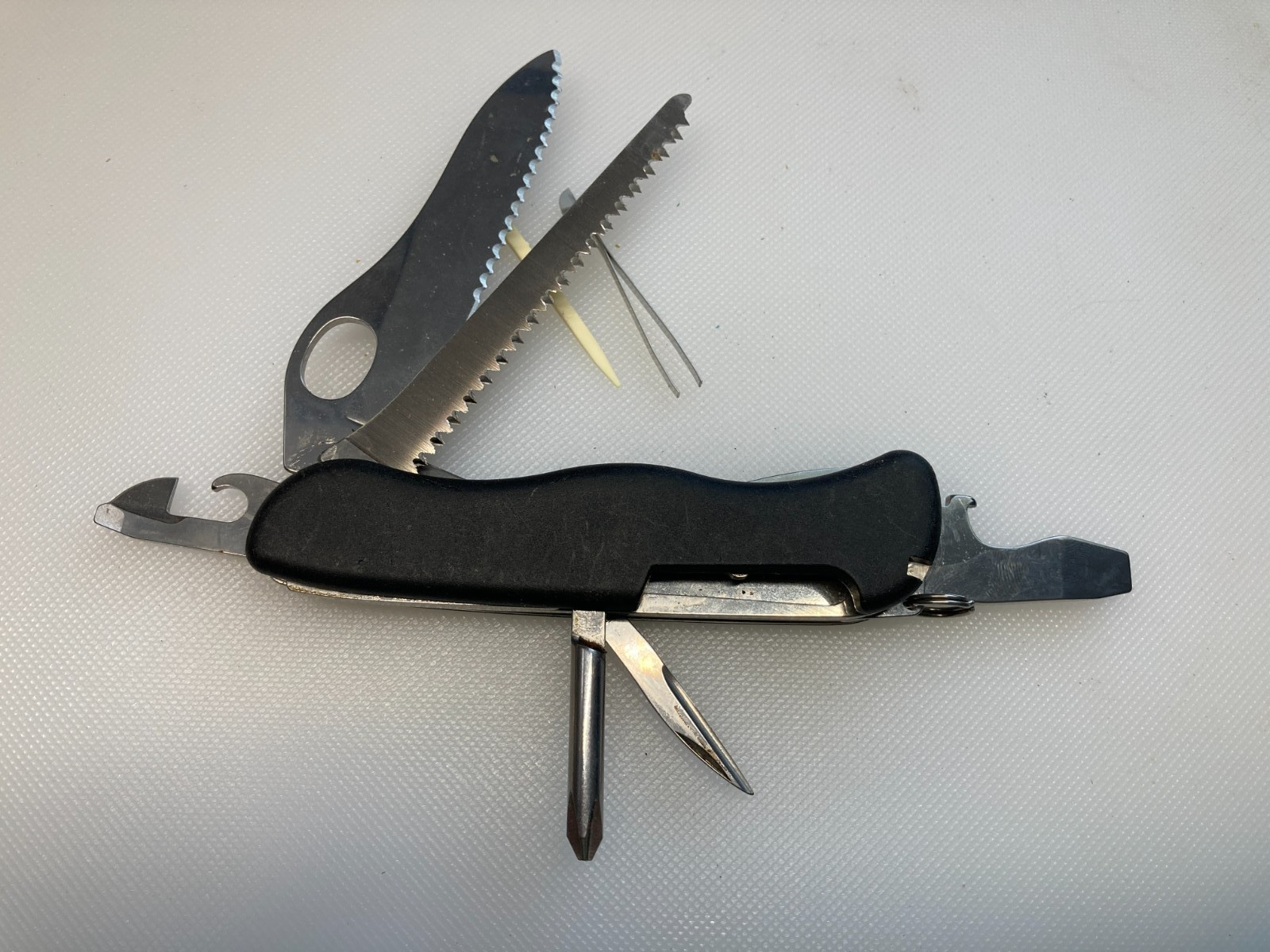 Victorinox TrailFinder OHT Black Large Swiss Army Knife 111mm 9 Tool 3 Layer