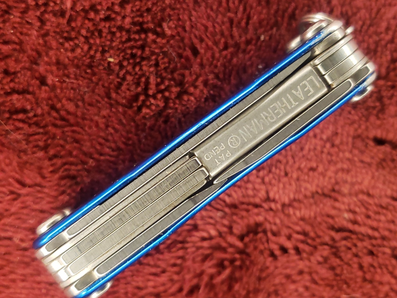 🔴🔴 Leatherman Squirt P4 Multi-Tool Blue Keychain