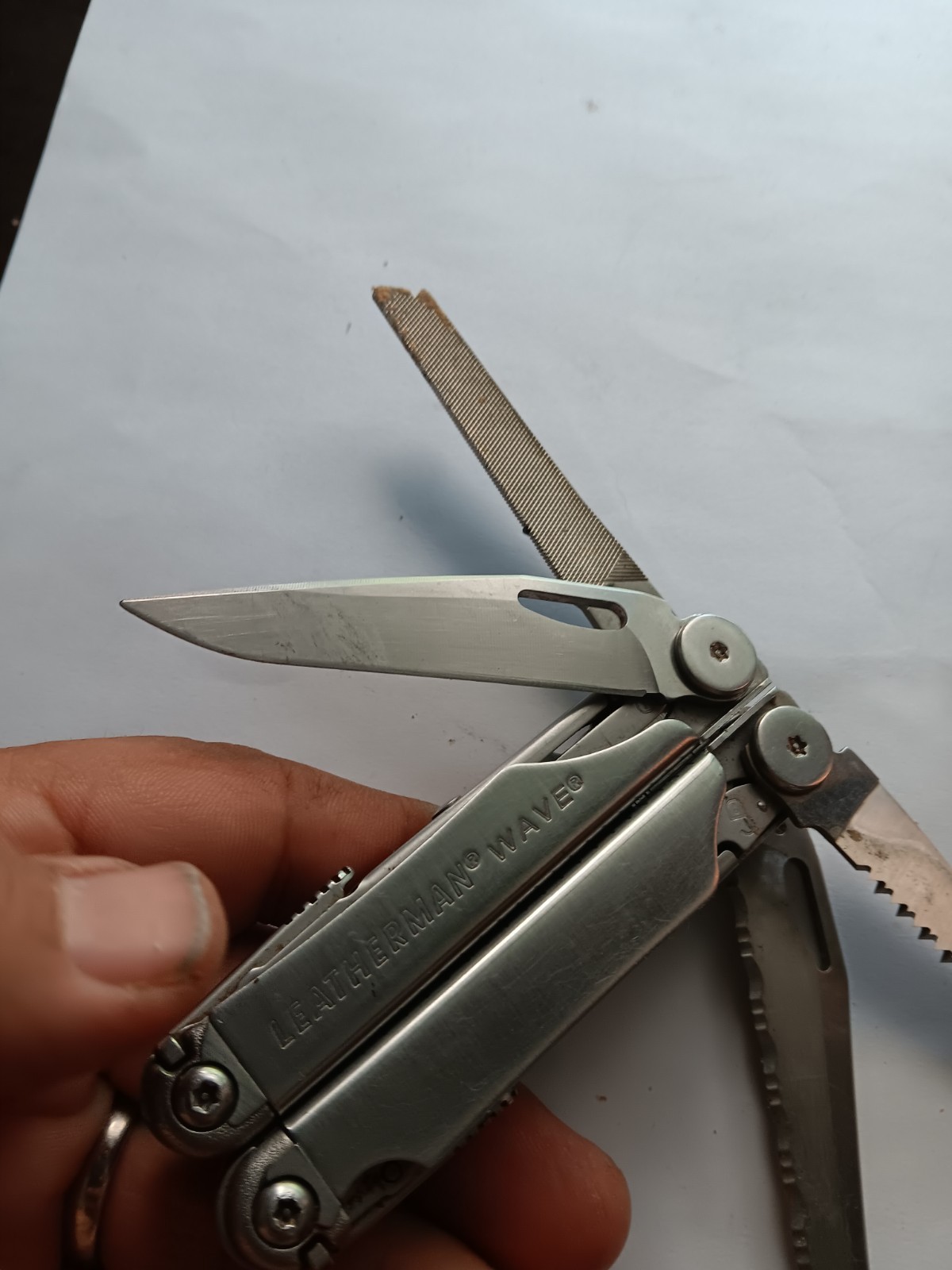 Leatherman Wave Multi-Tool Pre-owned Nice Shape W/ Sheath