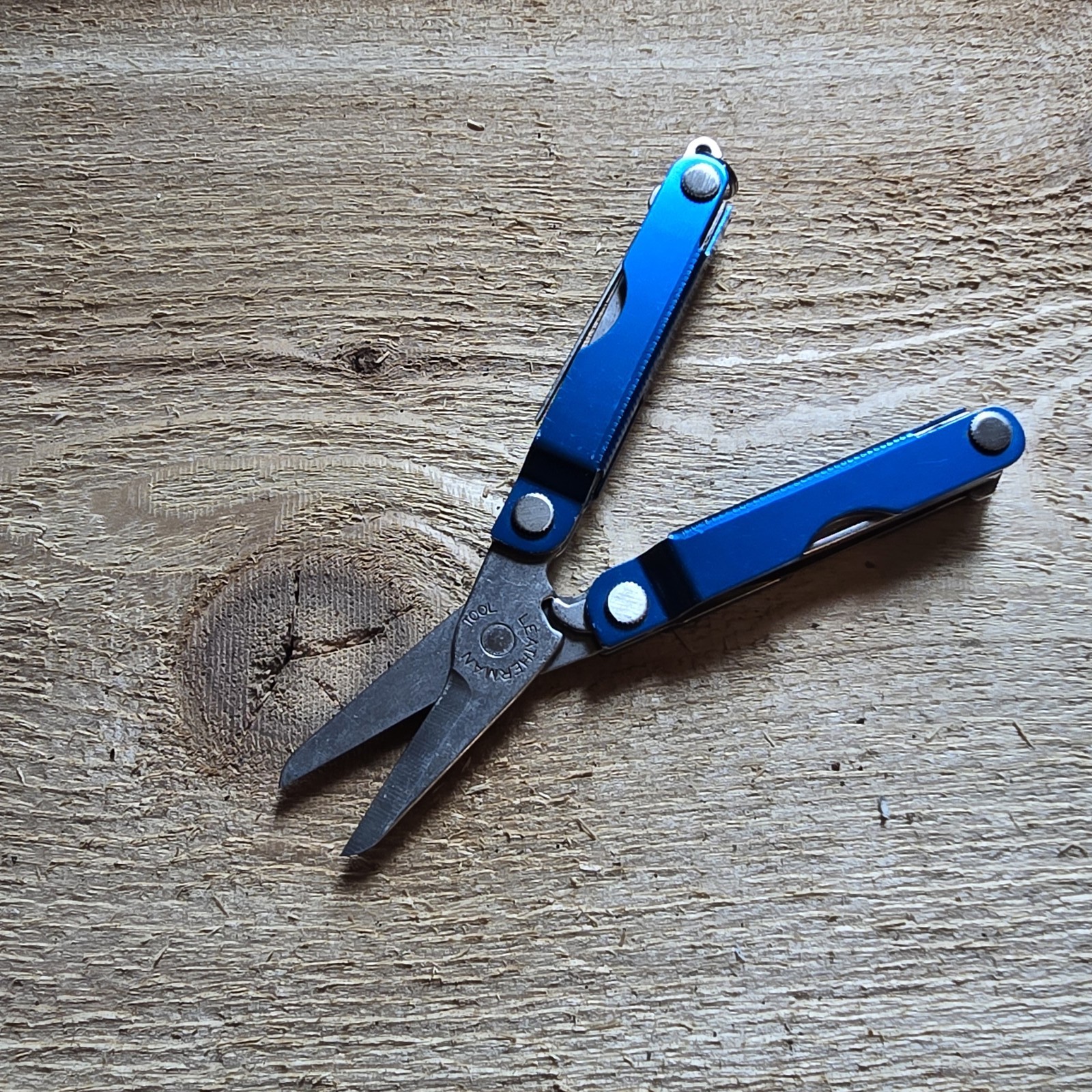 LEATHERMAN MICRA MINI SCISSORS MULTI TOOL 420HC KNIFE 64010101K BLUE