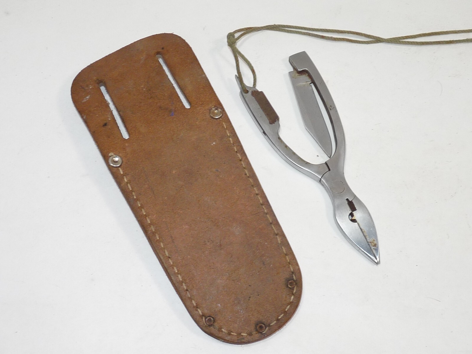 Nicholas Leather Plier Tool Holder Pouch No. 418 w/Fisherman’s Stainless Multi-t