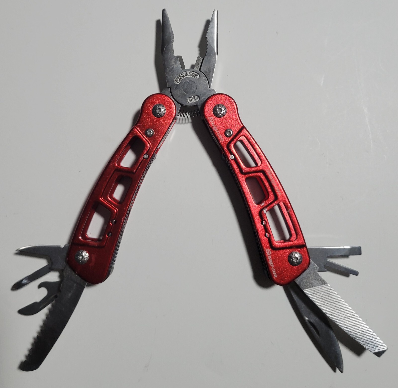 Snap-on Multi-tool Pocket Knife Pliers Red Stainless Steel 9 Tools in 1