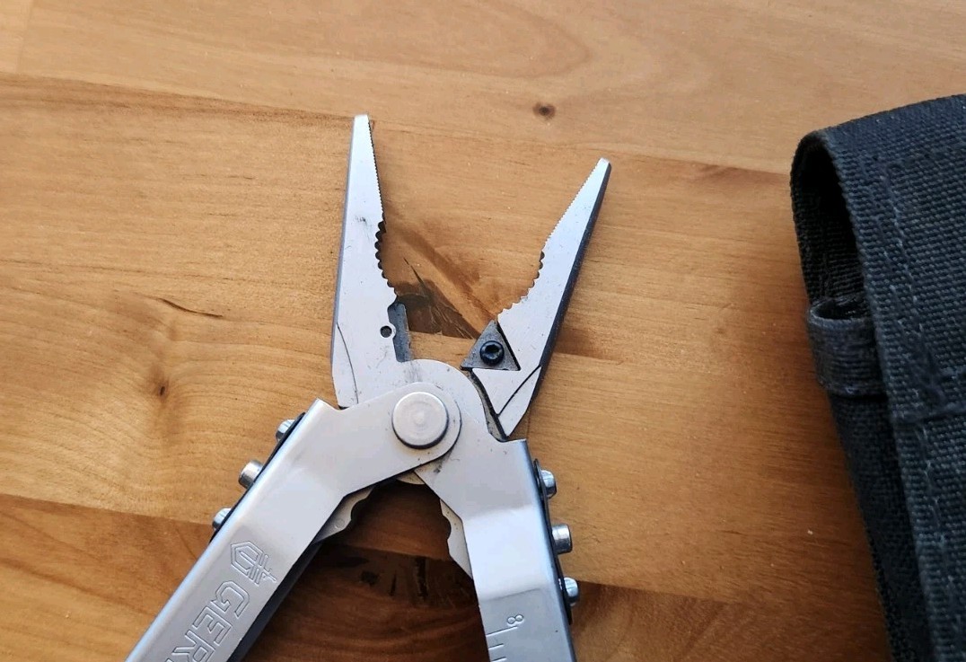 Gerber MP600 Multi-Tool Multi-Plier Needle Nose Silver w/ Sheath – Great U30