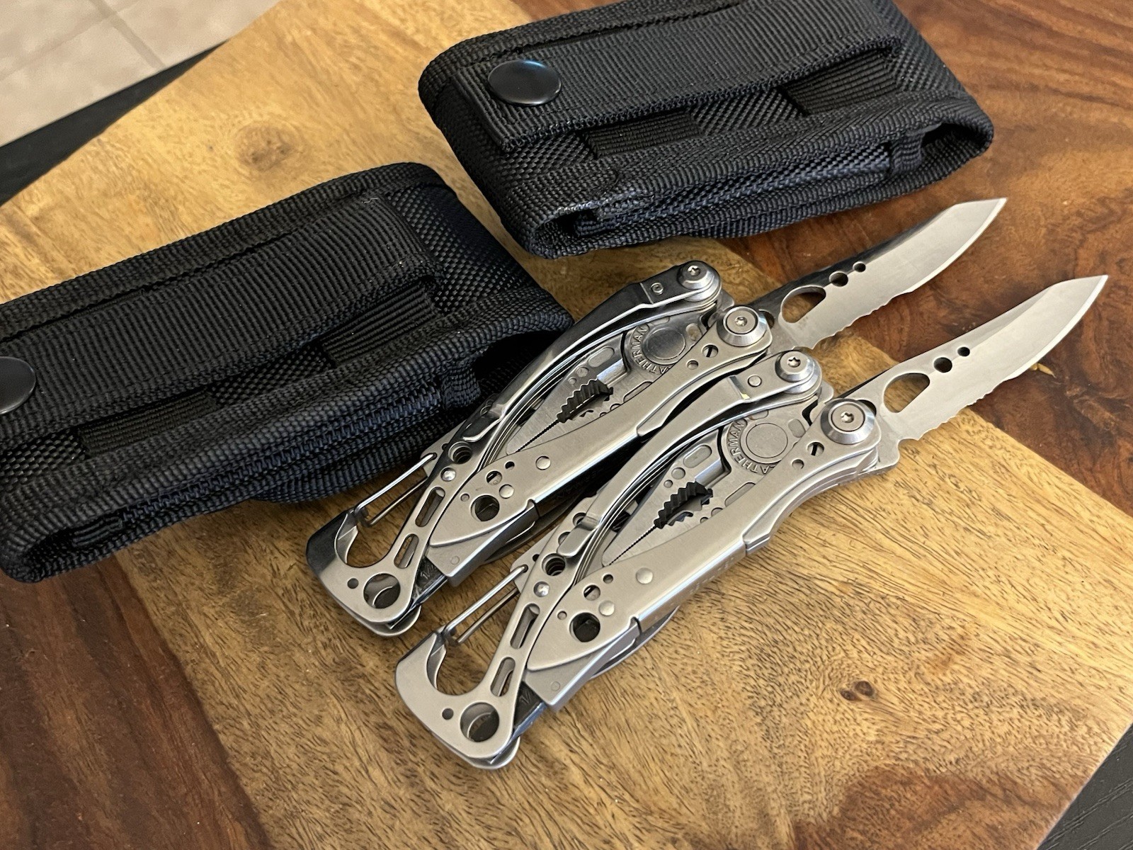 Leatherman Skeletool MultiTools SUPER NICE!! w/New Molle Sheath (Lot Of 2)