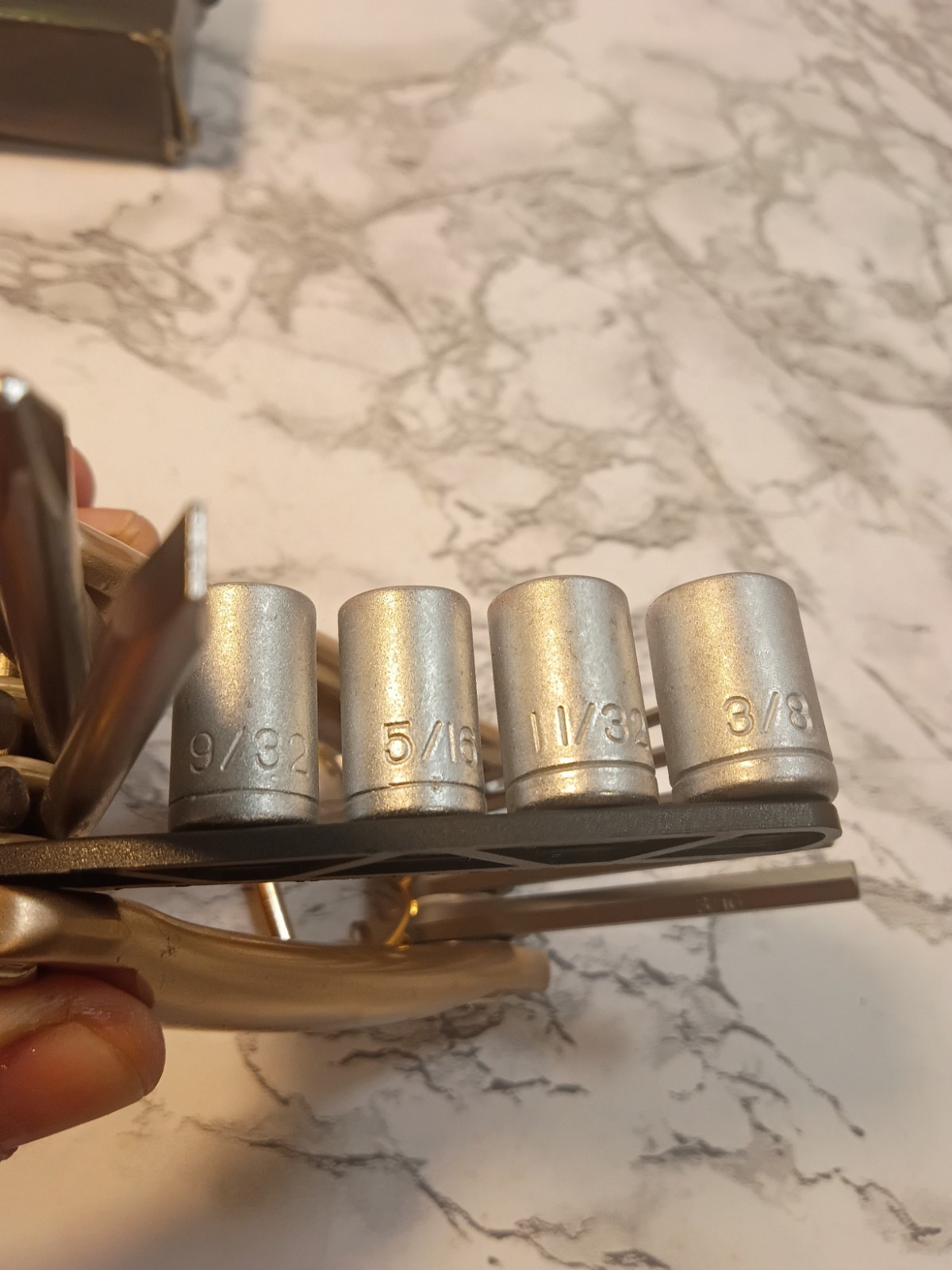 STANLEY FOLDING HEX MULTI-TOOL MODEL 70-108