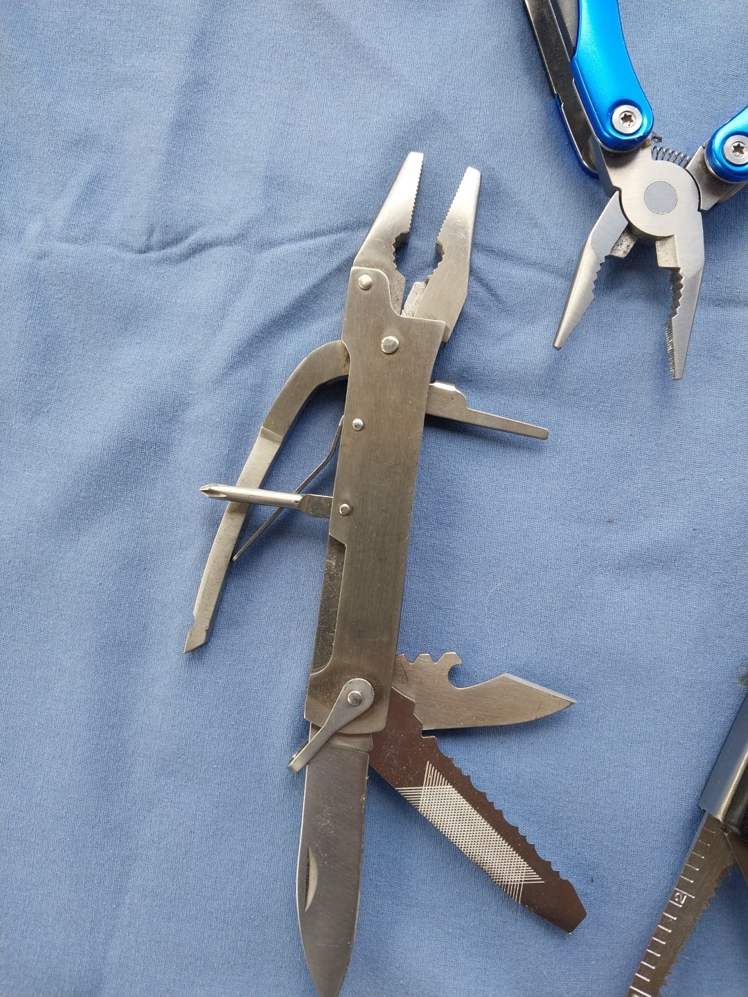 3 Survival Tool – Foldable With Multiple Gadgets