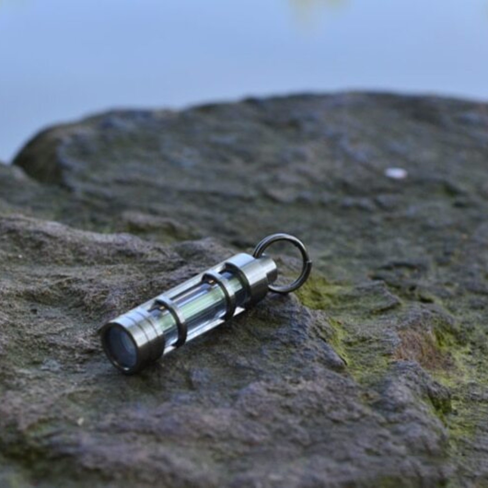 Key Chain Outdoor Life Titanium Saving Tool 25 Year Emergency Light EDC