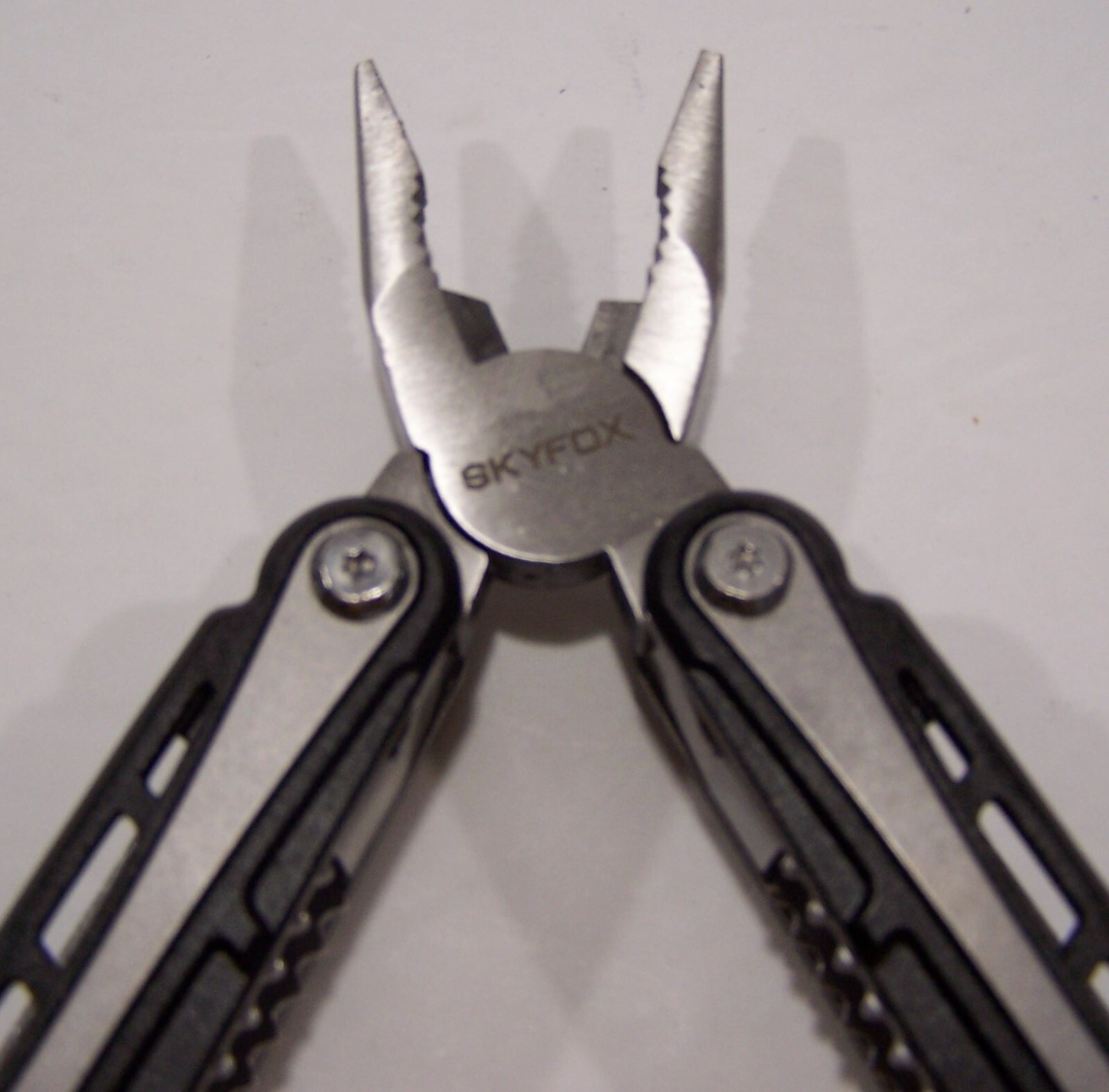 SkyFox 16-in-1 Stainless Steel Multitool w/Case for Outdoor Camping Hiking