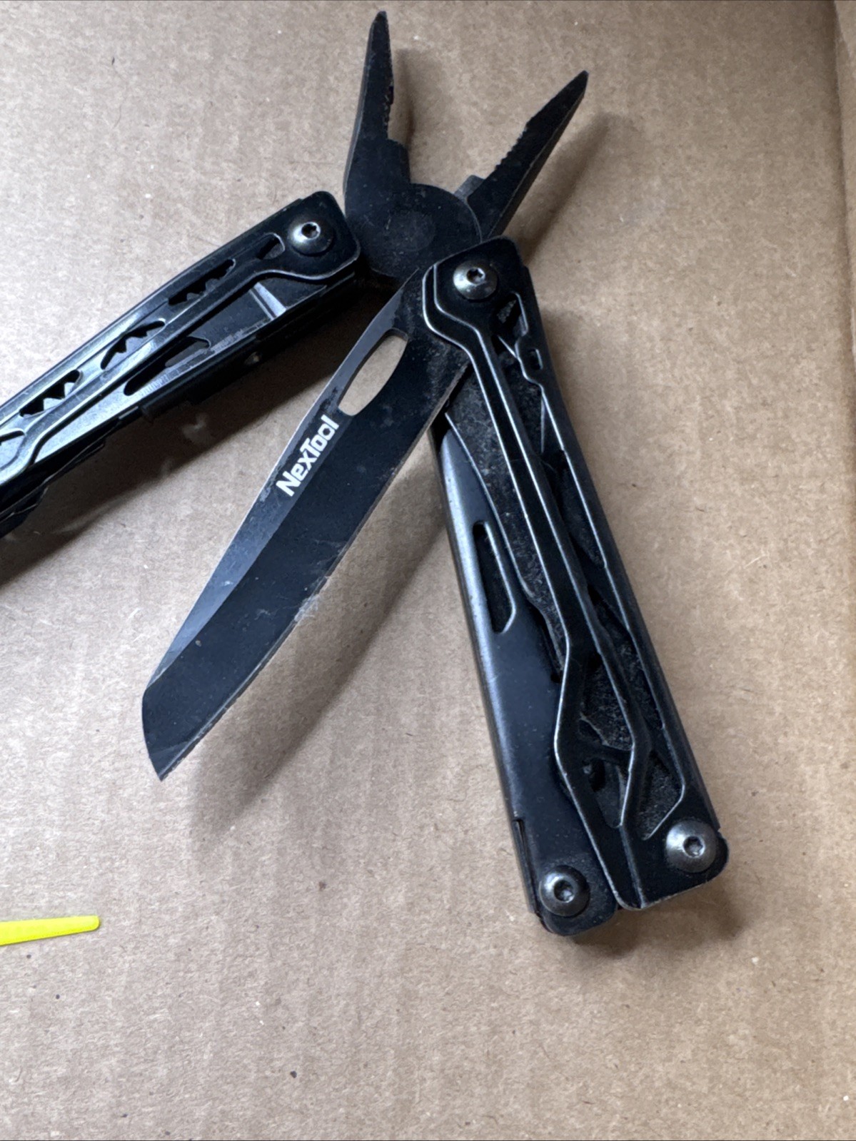 NexTool Black Knight Multi Tool 12 Varied Tools Aluminum Handles – NE20151 Used