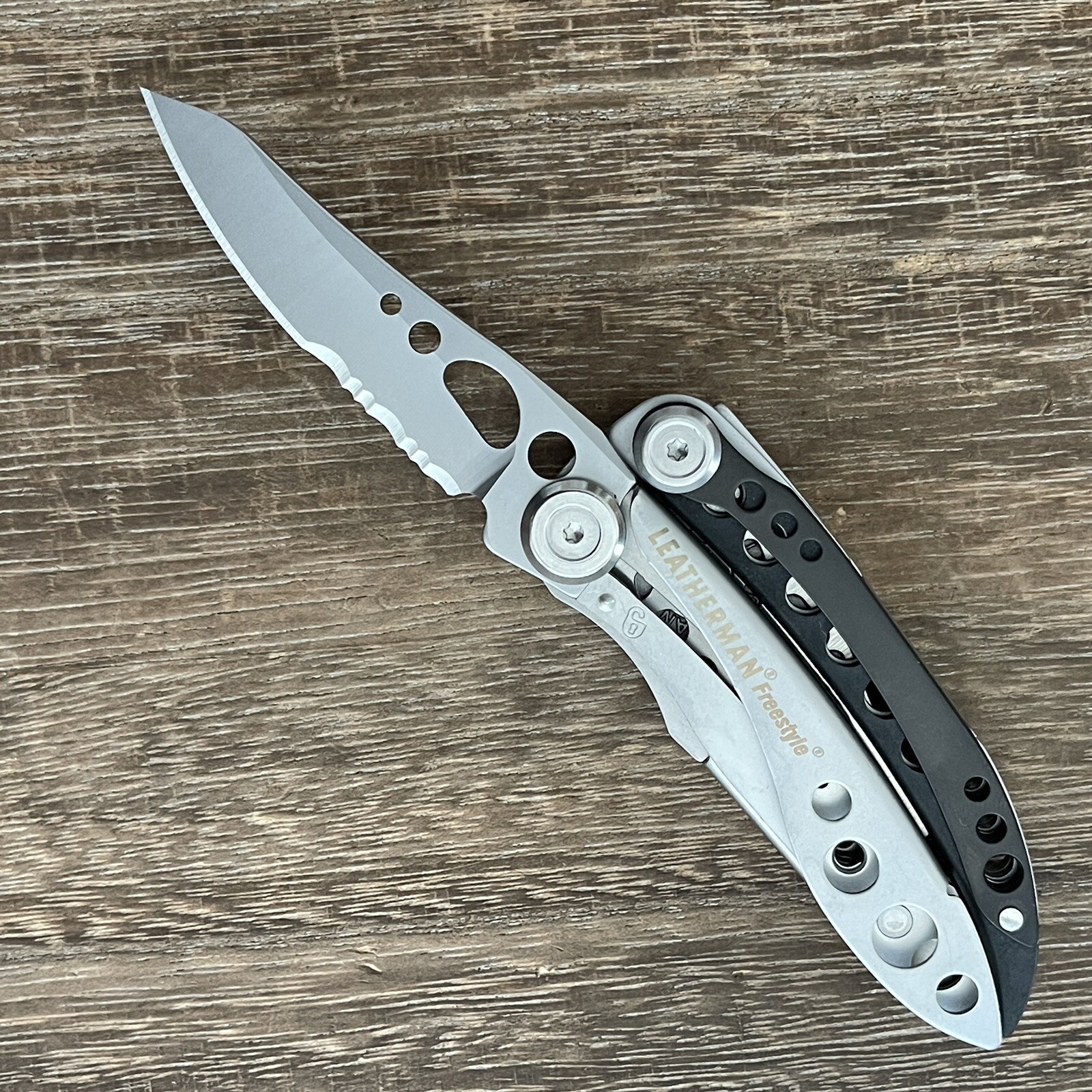 Leatherman Freestyle multitool with classic vintage design box. Discontinued