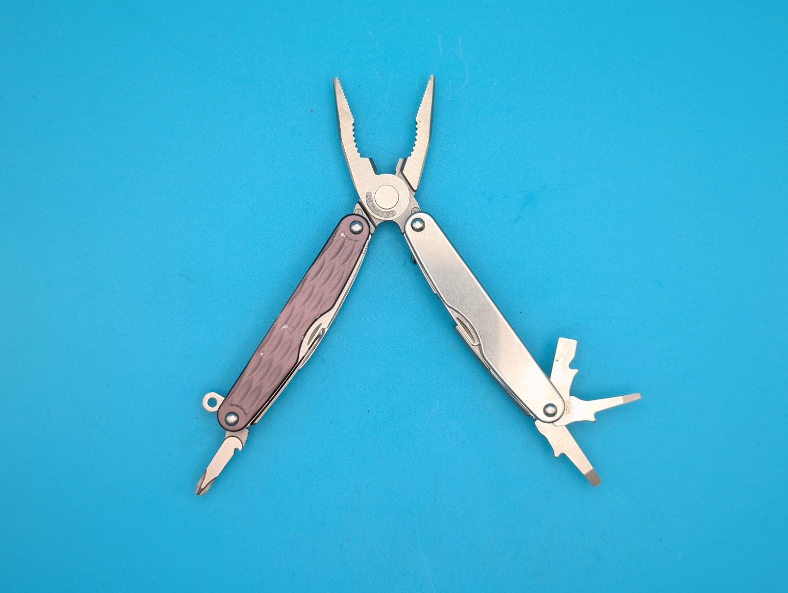 Leatherman Juice CS4 Multi Tool! Retired! Granite Gray!