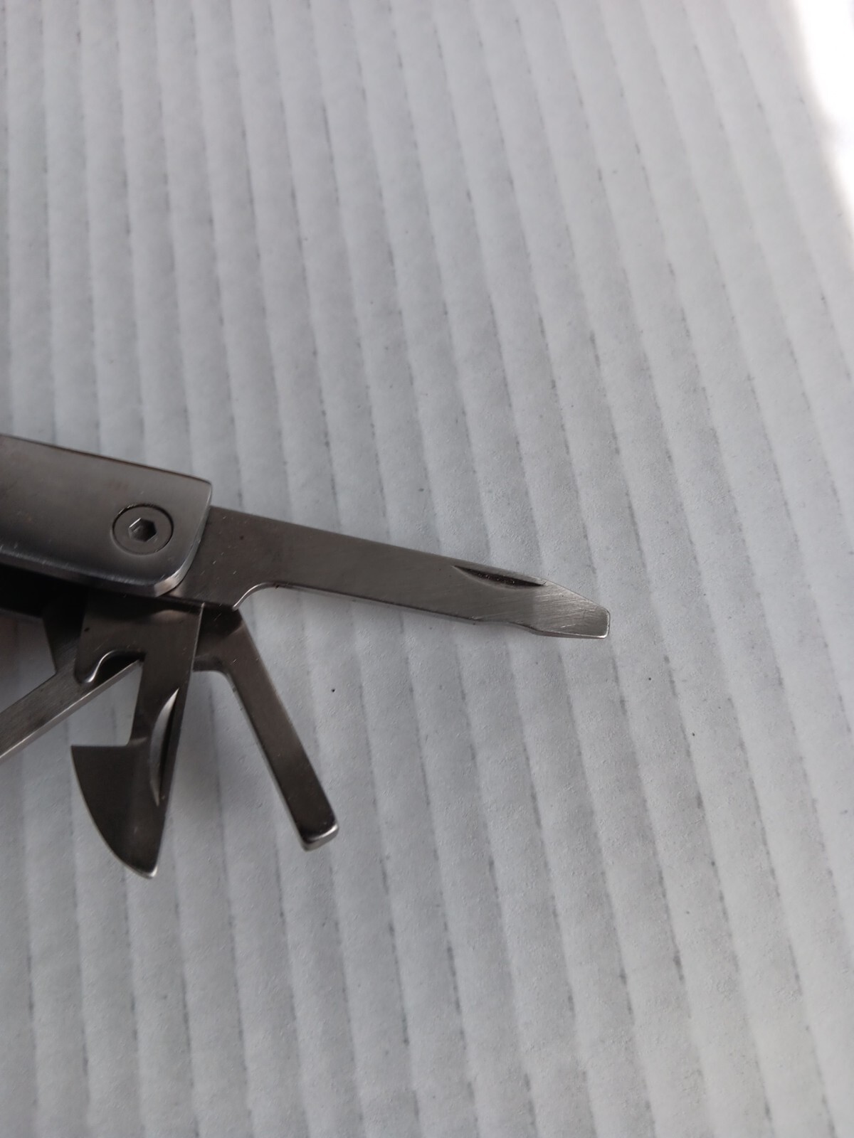 Winchester #2CR Wood Grain Multi-Tool Pliers Saw Screwdriver Can Opener And More