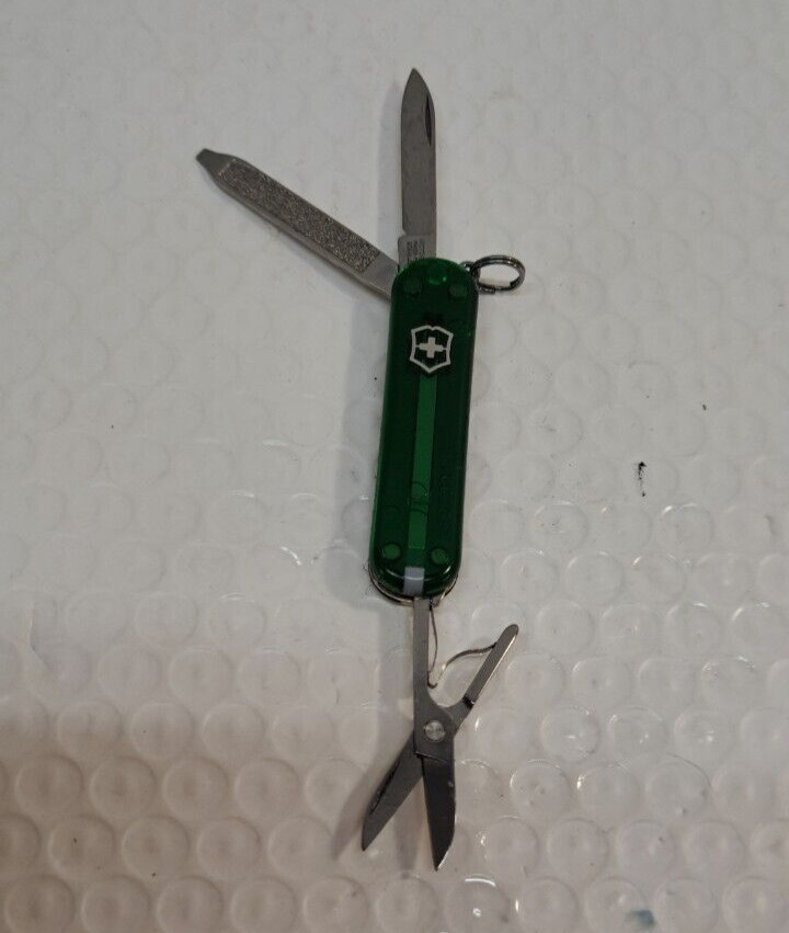 VICTORINOX CLASSIC SD 58MM SWISS ARMY KNIFE POCKET KEYCHAIN TRANSLUCENT GREEN