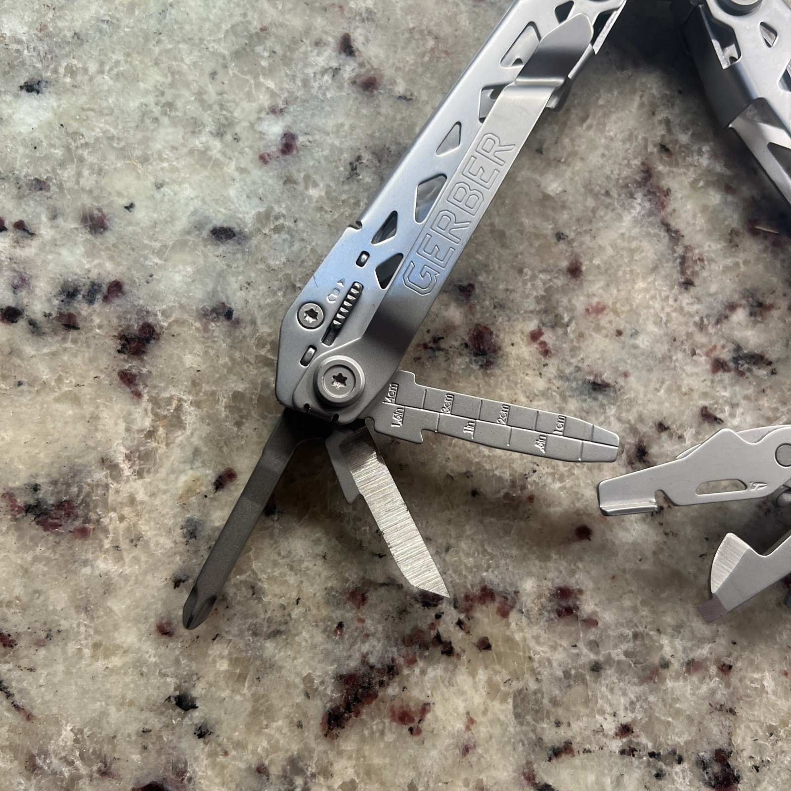 Gerber Suspension NXT 15-in-1 Silver Multi-Tool With Pocket Clip