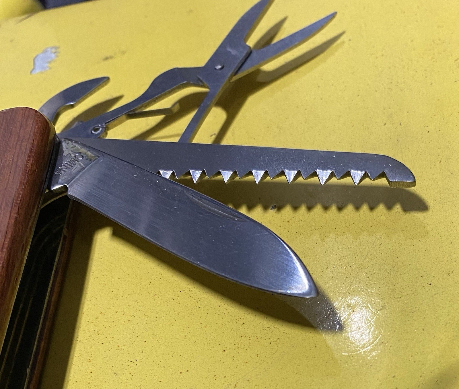 Ocean City with Shark Logo 10-in-1 Multi Tool/Knife Set NEW!