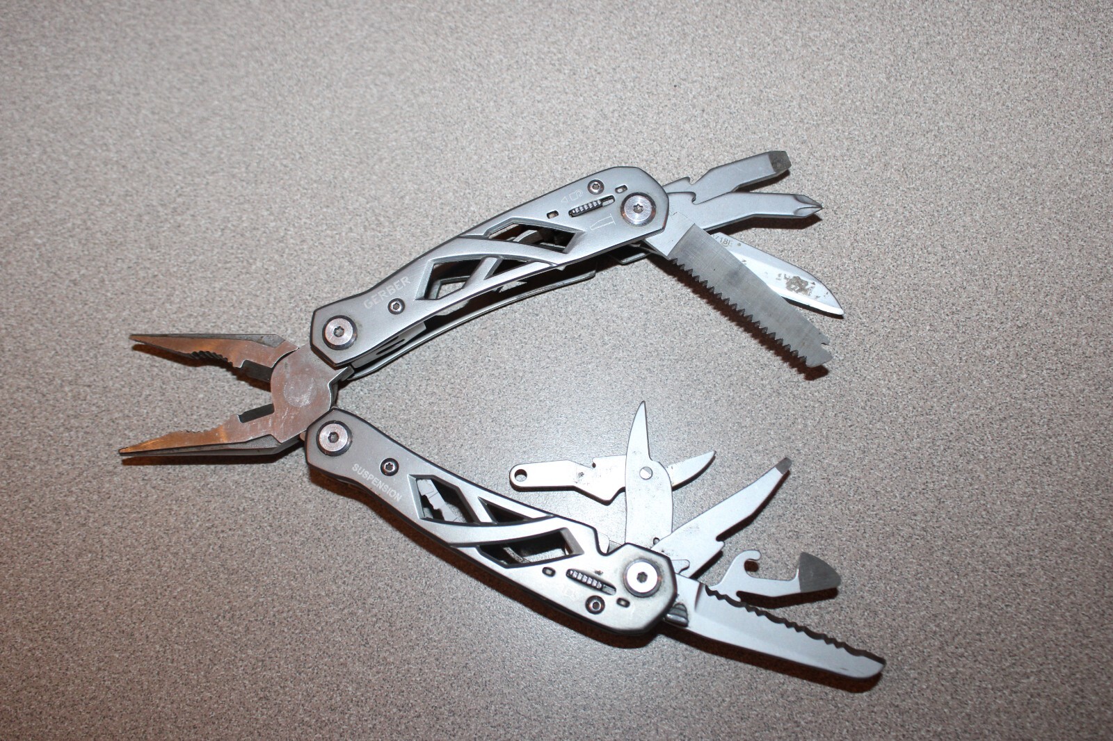 Gerber Suspension-NXT Multi-Tool 12 Tools 2 LOCKBACK BLADES 8970718E