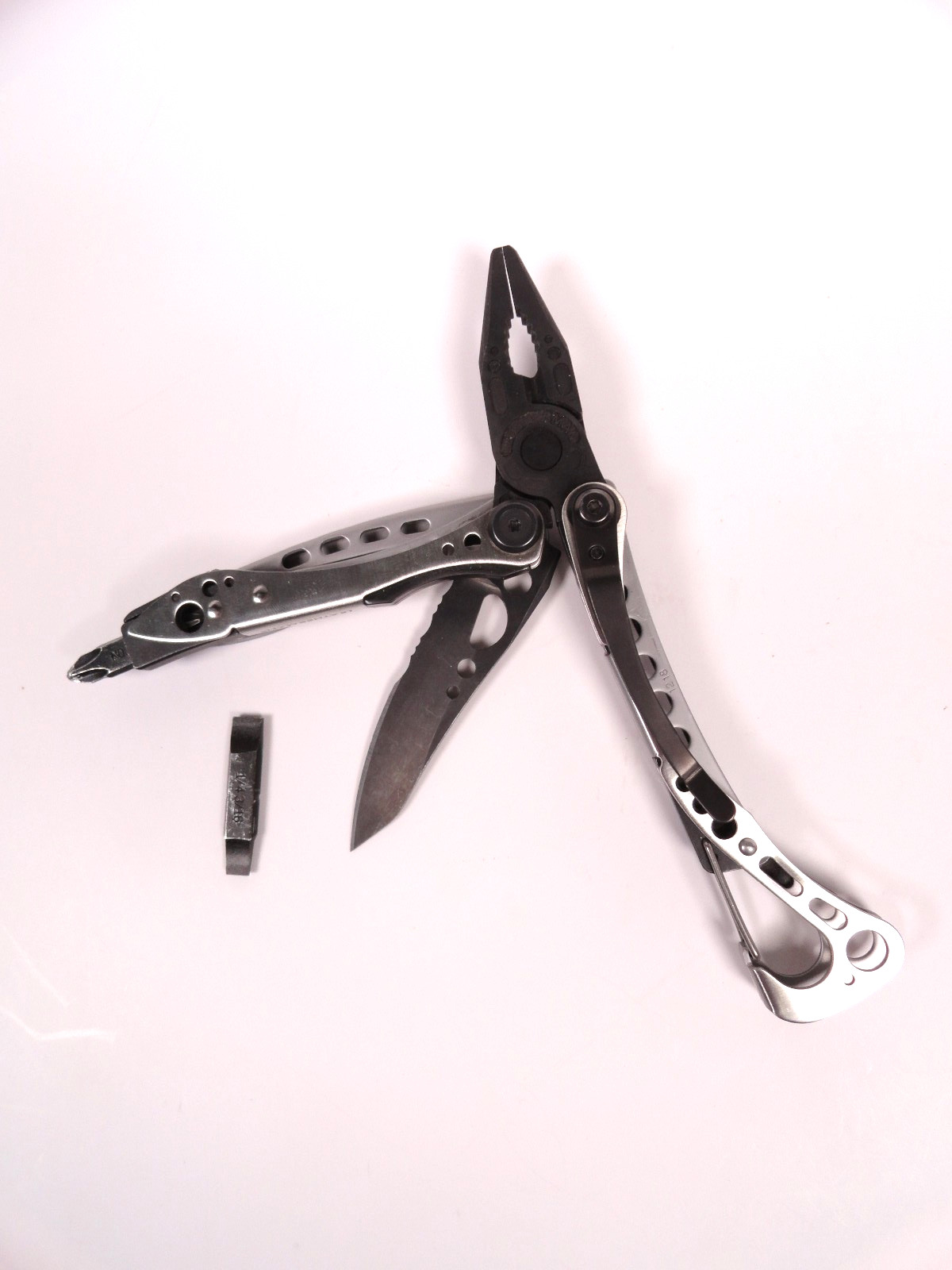 Leatherman Skeletool Multi-tool Silver/Black Blade Pliers Screwdriver