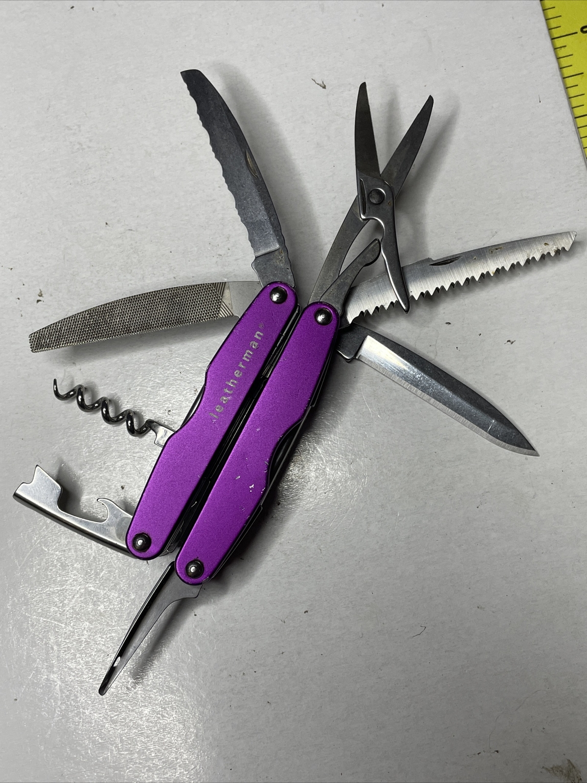 Leatherman Juice XE6 Retired Rare 18 Tools Multitool -Parts or Repair