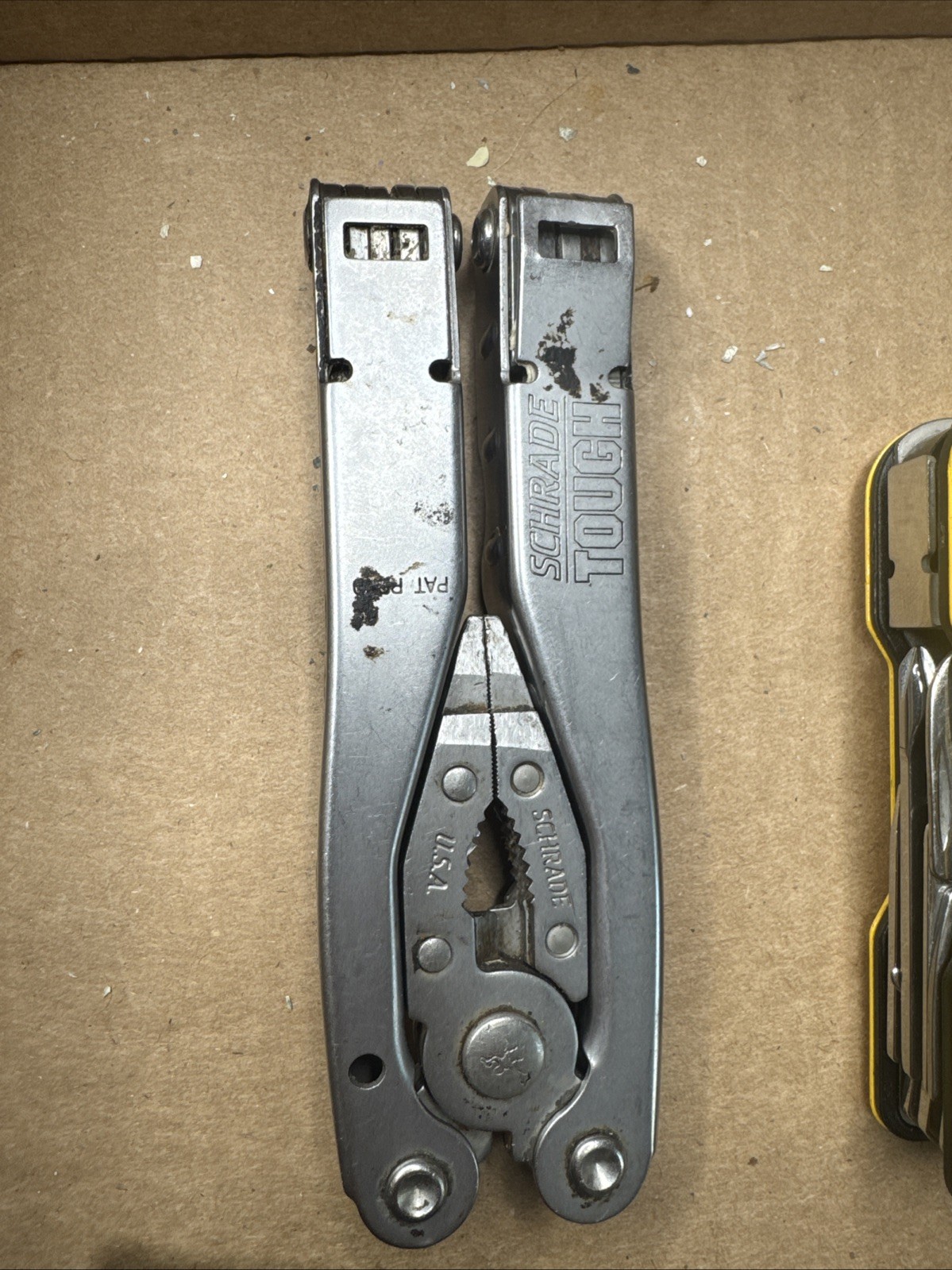 Mixed Pocket Knife Utility Multi-Tool Lot Sthil Dewalt Shrade Sheffield