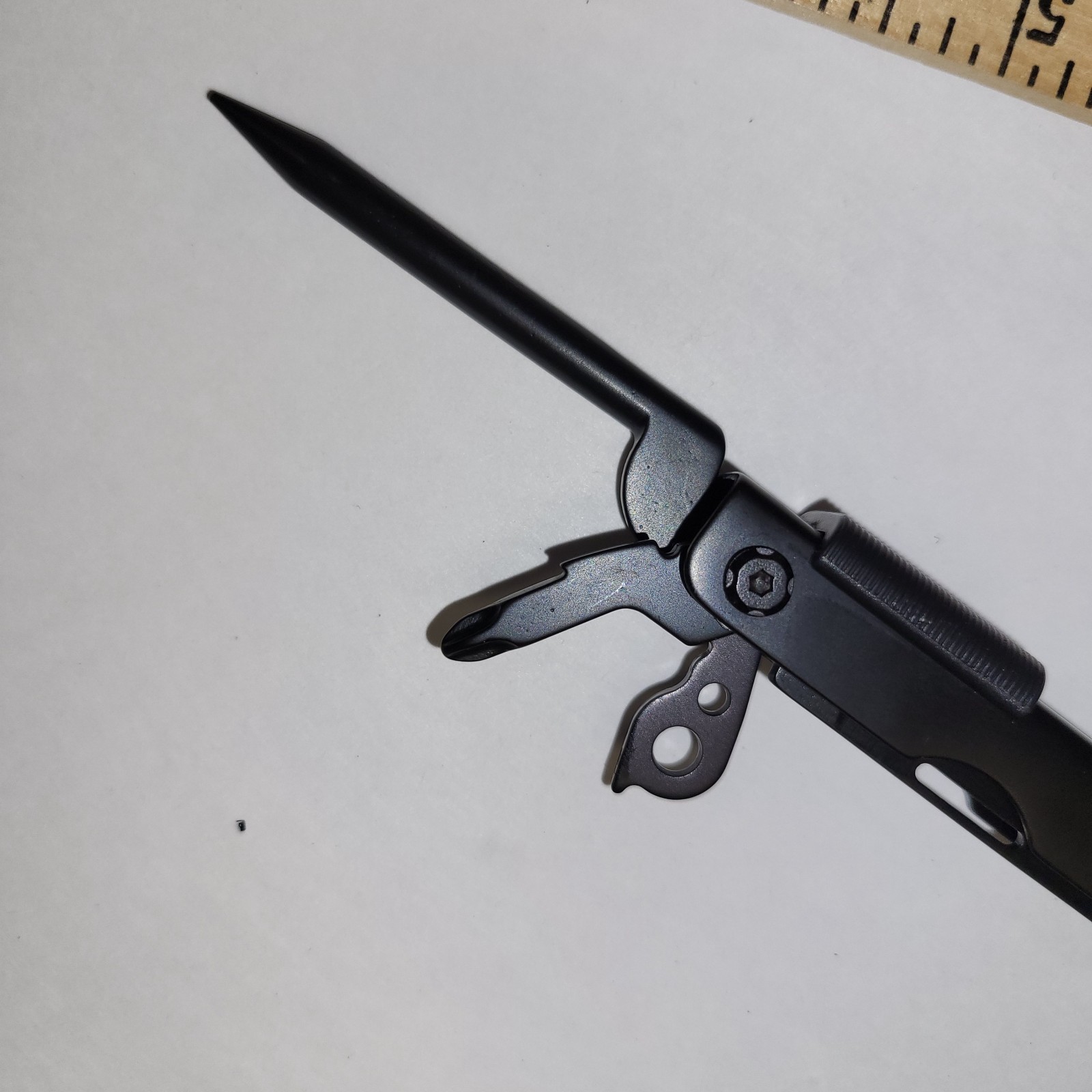 Multi tool 10 Tool Pliers Knife Screwdrivers Bottle Opener File Measure + Case