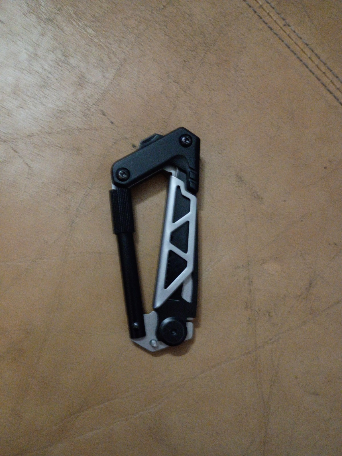 Carabineer Clip Multi Tool/Knife