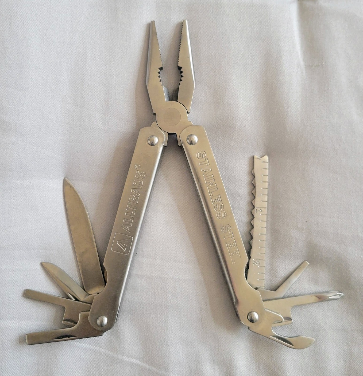 Alltrade Stainless Steel Multi Function Tool Pliers Screwdriver with Belt Case