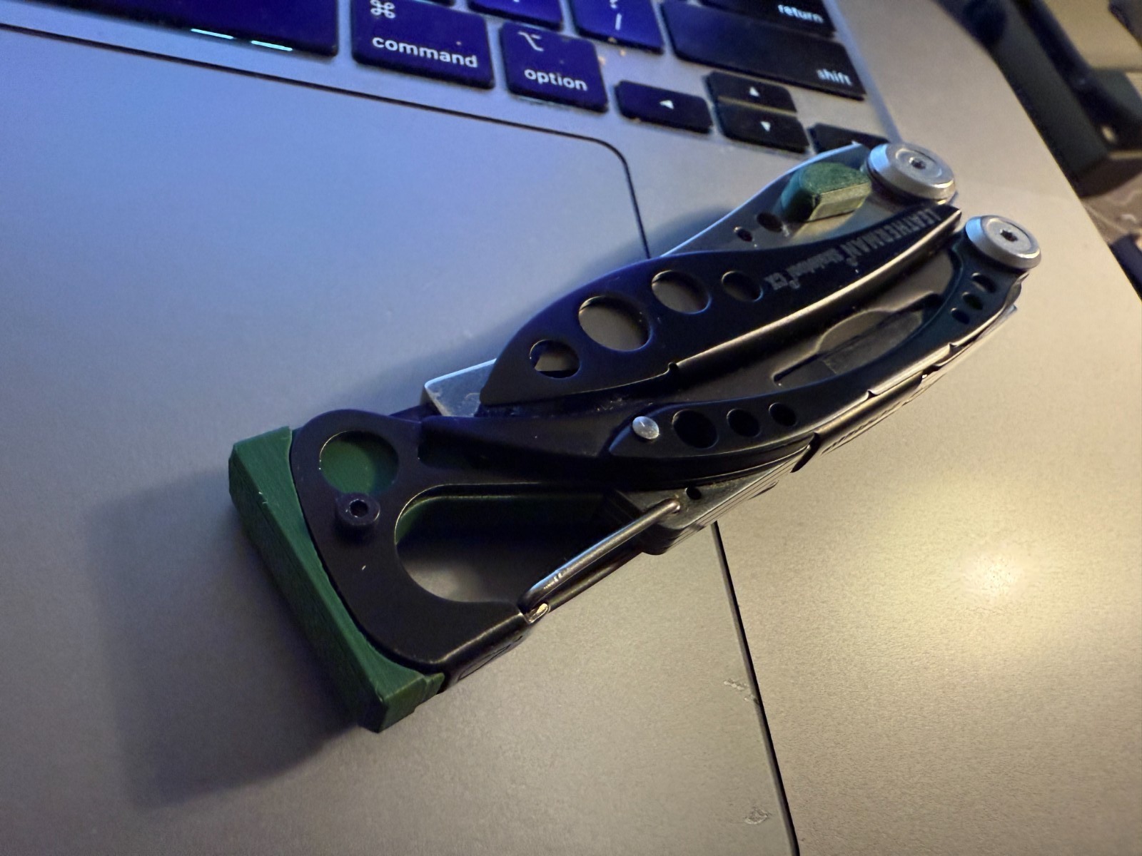 Hammer Head & Thumb Stud Upgrade for Leatherman Skeletool – Glow-in-the-Dark