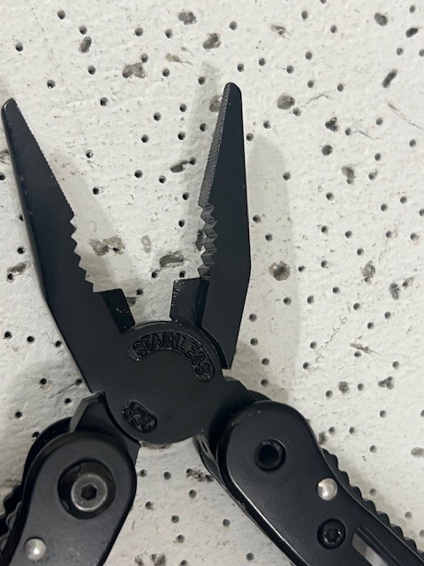 Multi-Tool Black EDC Plier , SAW , scissors and more —