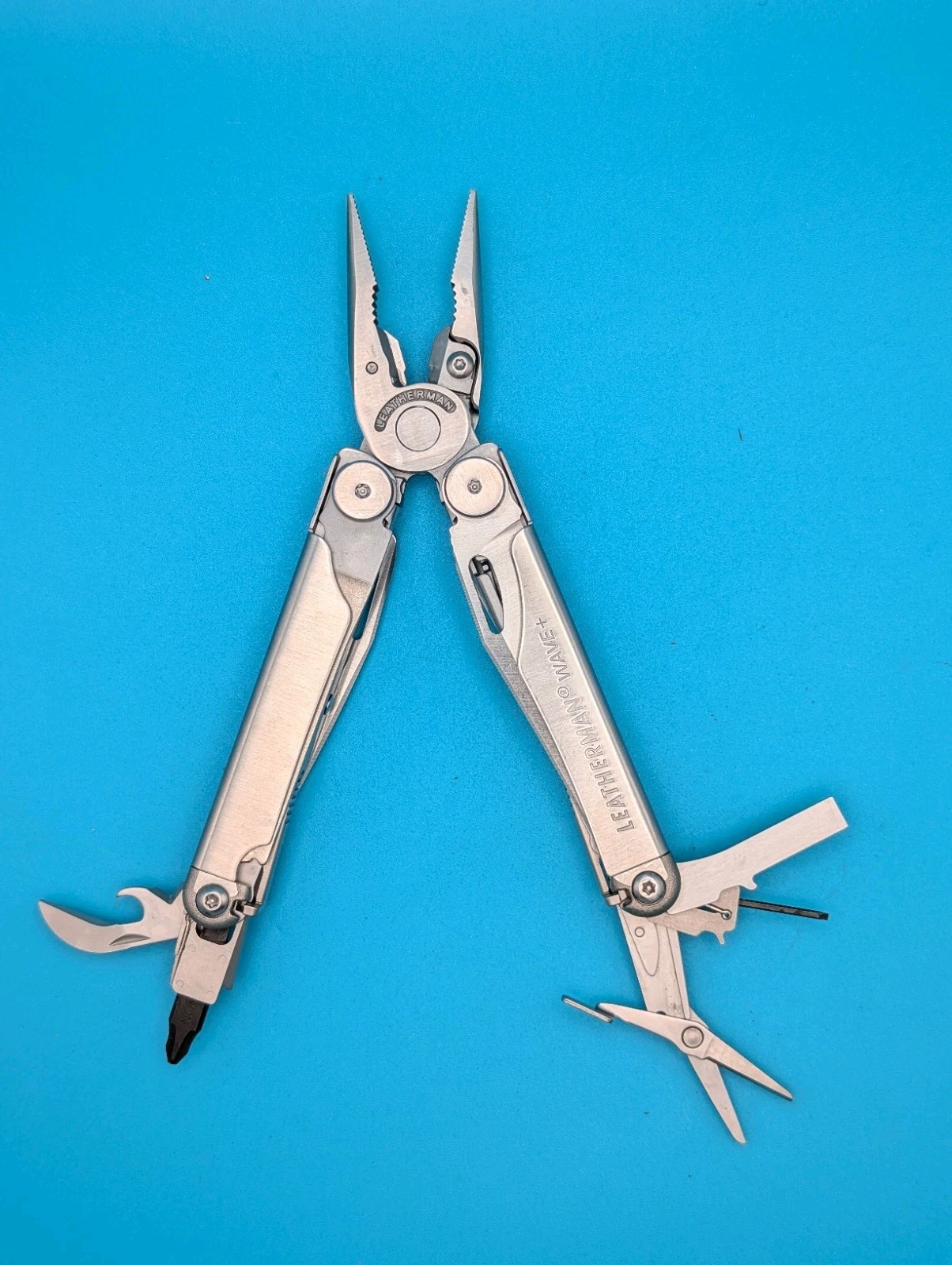 Leatherman Wave Plus + Multi-Tool! FAST SHIPPING! WITH SHEATH! EXCELLENT