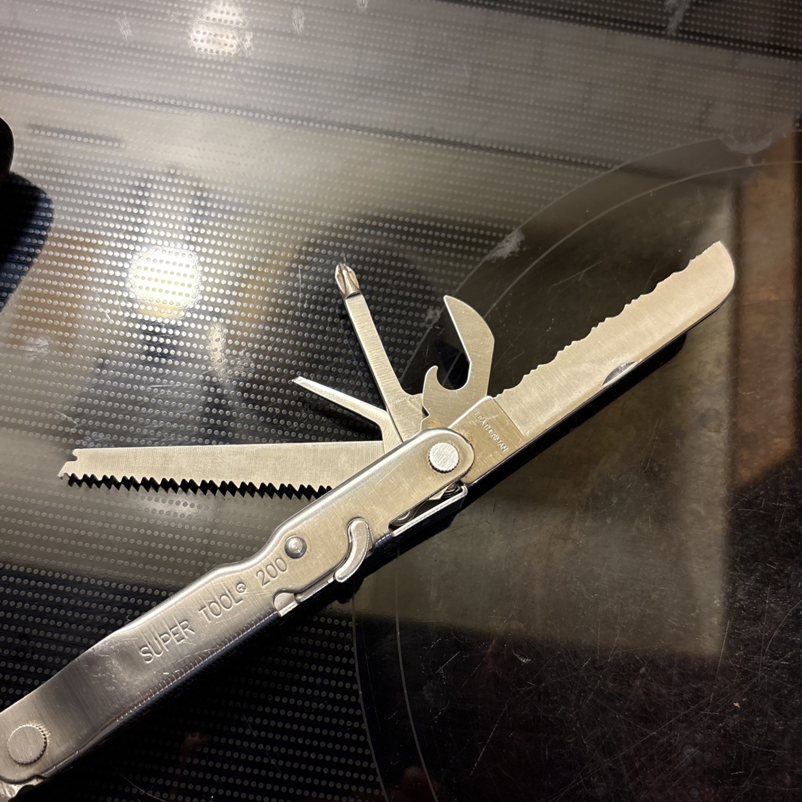 Vintage LEATHERMAN Super TOOL 200 Multi Tool! 03/04 Date Stamp! NICE with sheath