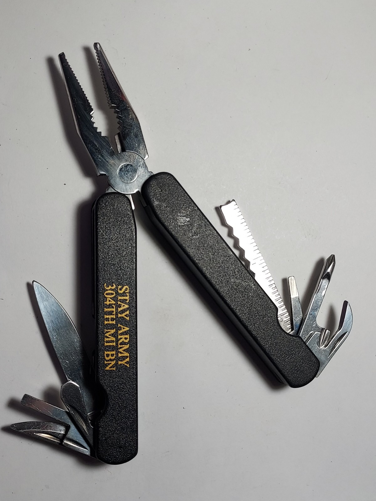 Black Multi Tool printed STAY ARMY 304TH MI BN – Pliers, Blade