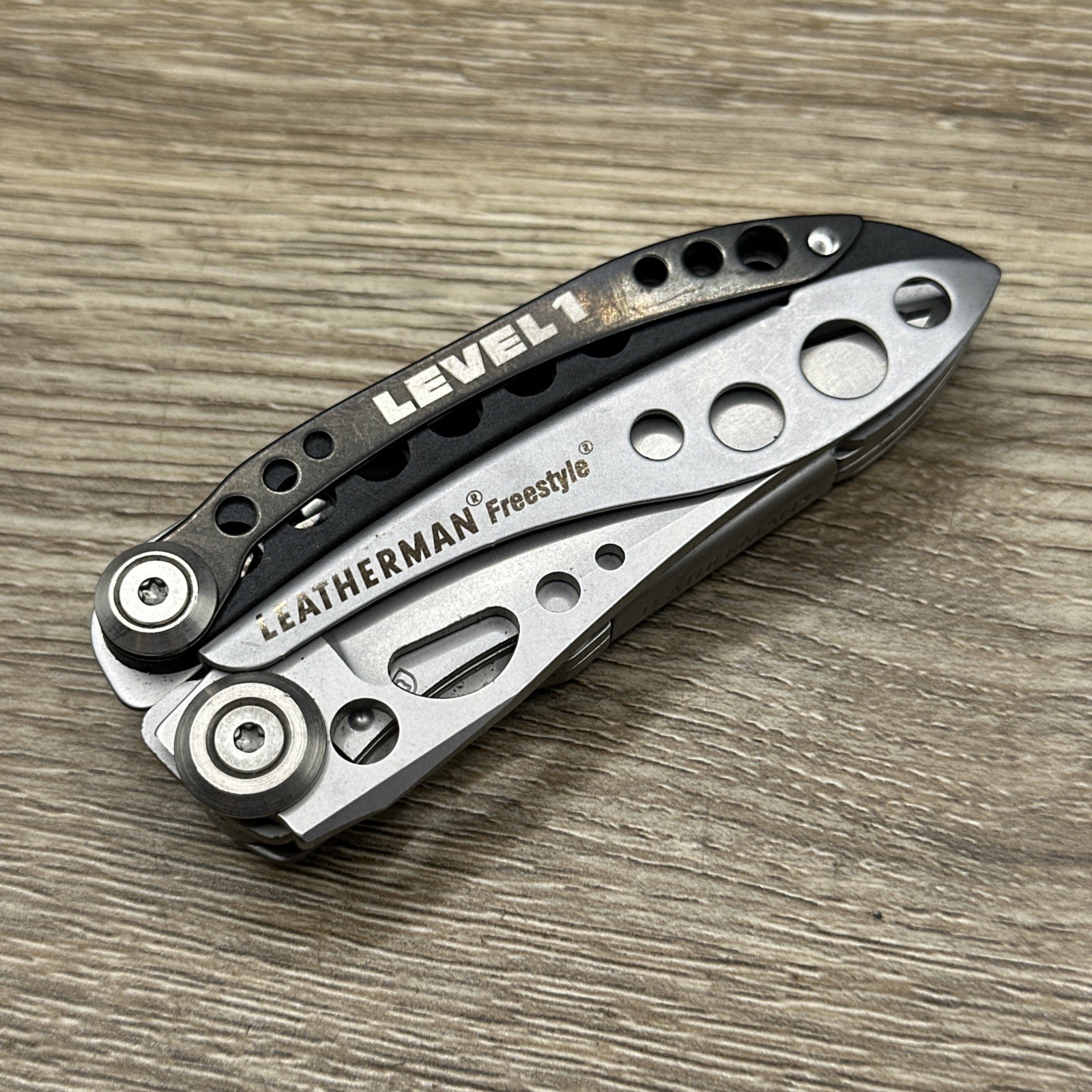 Leatherman Freestyle CX Multi-Tool – Discontinued – FAST SHIPPING!