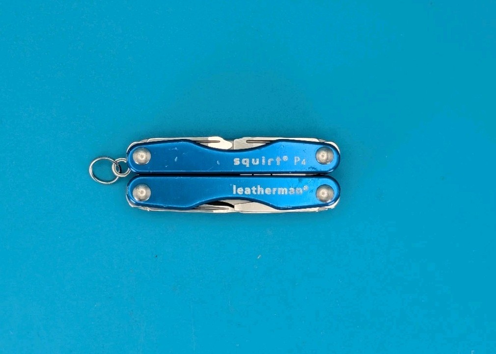 Leatherman Squirt P4 Multi-Tool, Key Ring, Retired, BLUE!