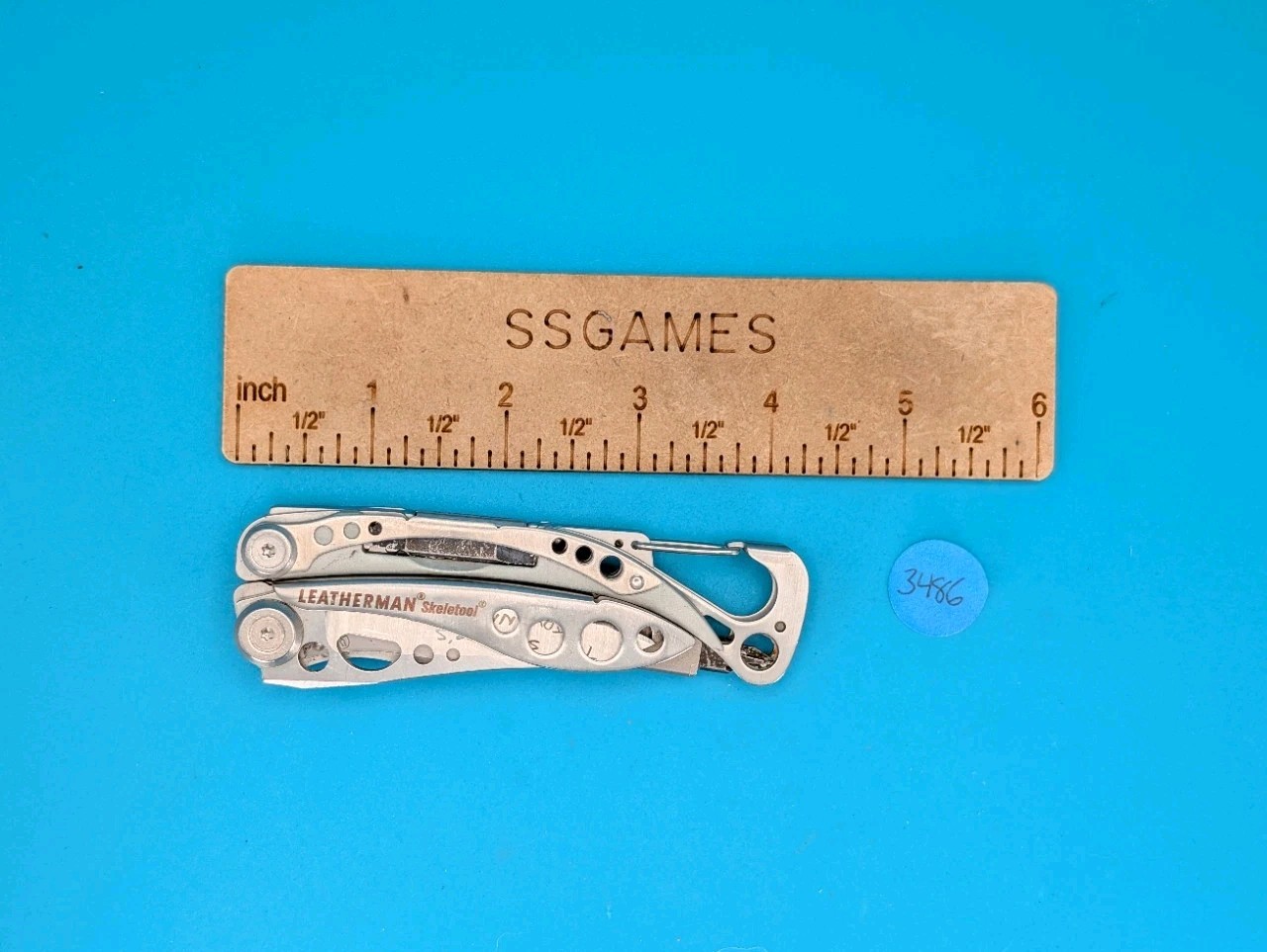 LEATHERMAN Skeletool Multi Tool – Combo Edge Blade Knife Pliers Carabiner!!!