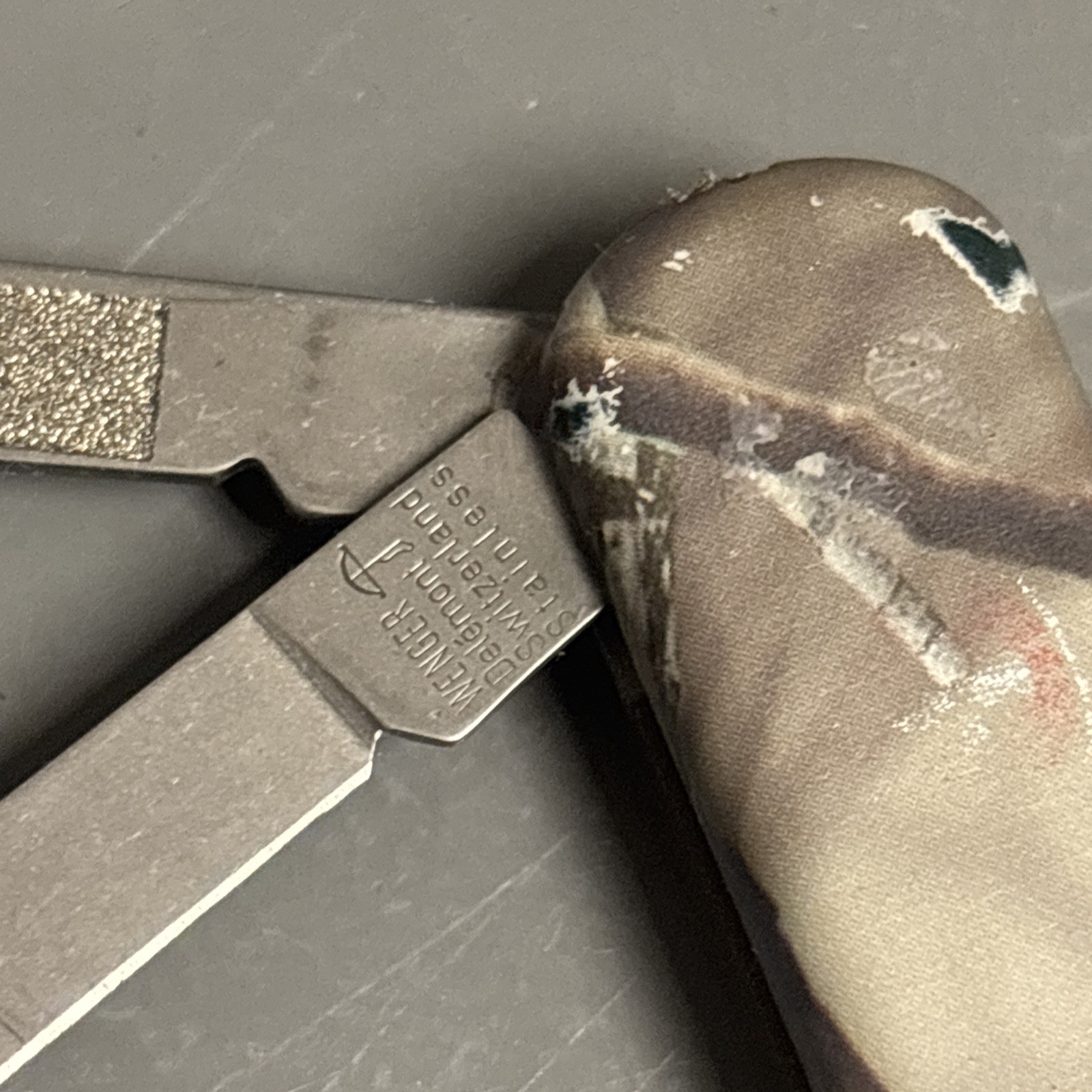 Wenger Esquire Microlite Timber Camo 65mm White LED – Very Unique!